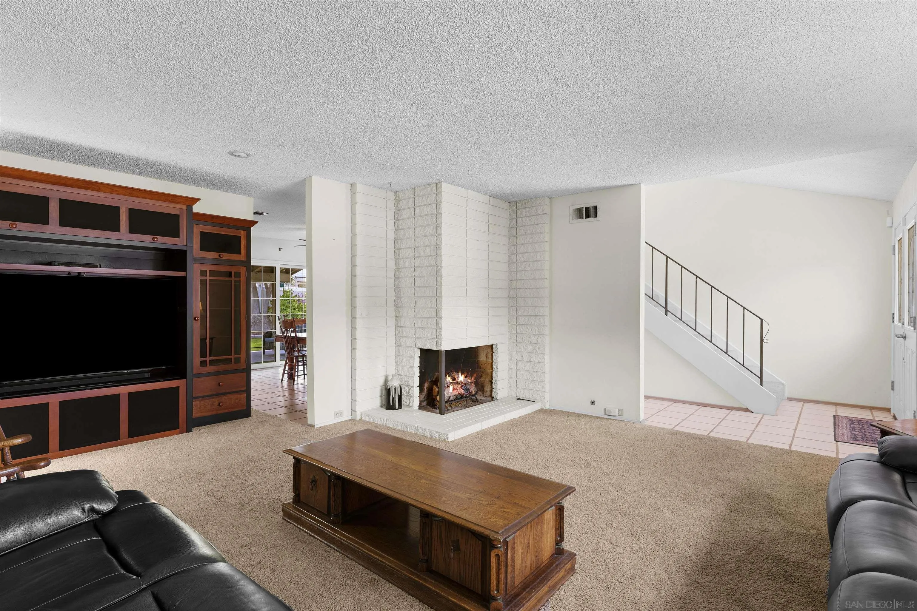 https://cdn.realtyfeed.com/cdn/127/260011245/f157257bf2693af39b10789af8015f83.webp