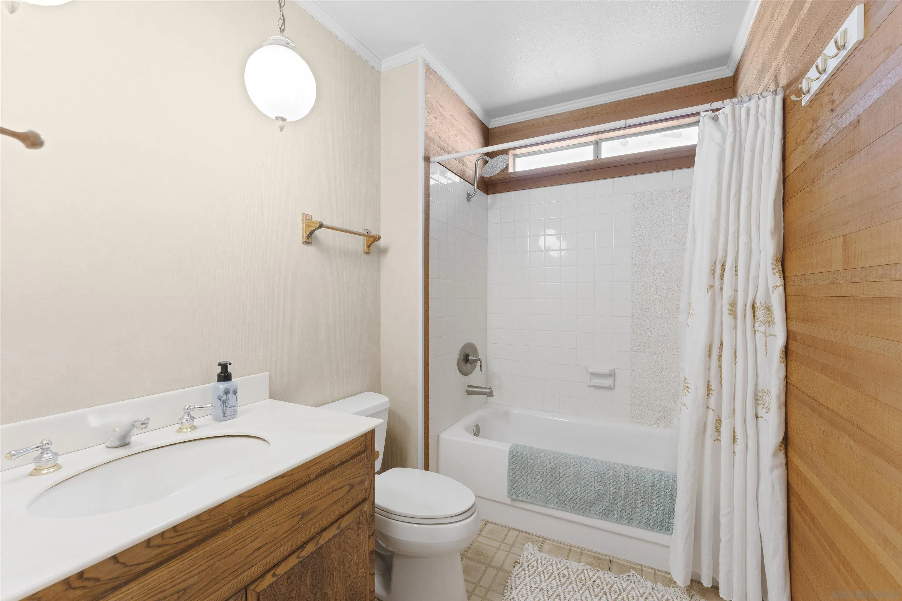 https://cdn.realtyfeed.com/cdn/127/260011245/fc09968a3c3297f4ae08013a95cd9d98.webp