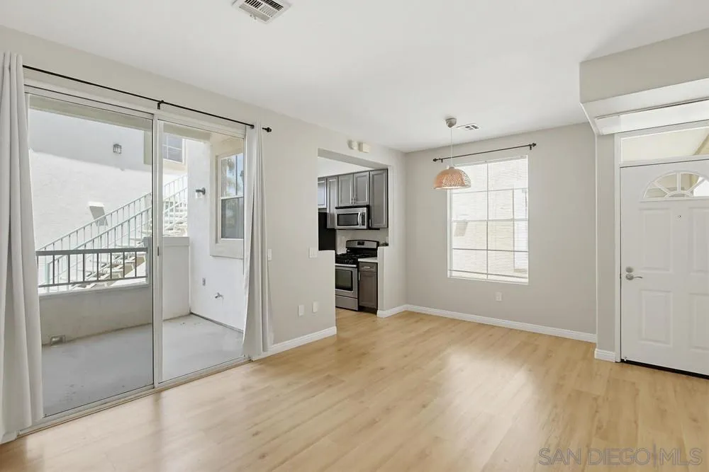 https://cdn.realtyfeed.com/cdn/127/260011248/381e00b7bb40c4112c0aec3061ddd1f1.webp