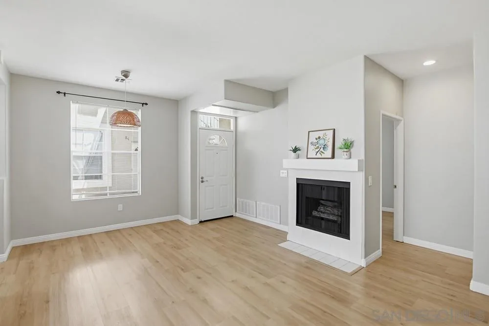 https://cdn.realtyfeed.com/cdn/127/260011248/761132689ffdaf3e98b051cc0e193e58.webp