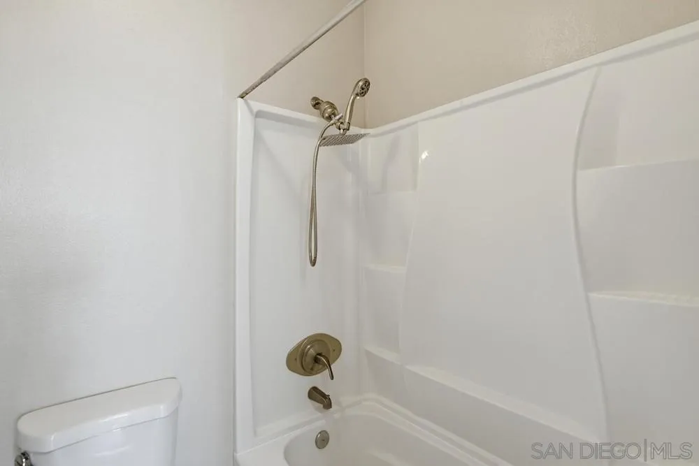 https://cdn.realtyfeed.com/cdn/127/260011248/836511a87d079264acb842a8fcc5db52.webp