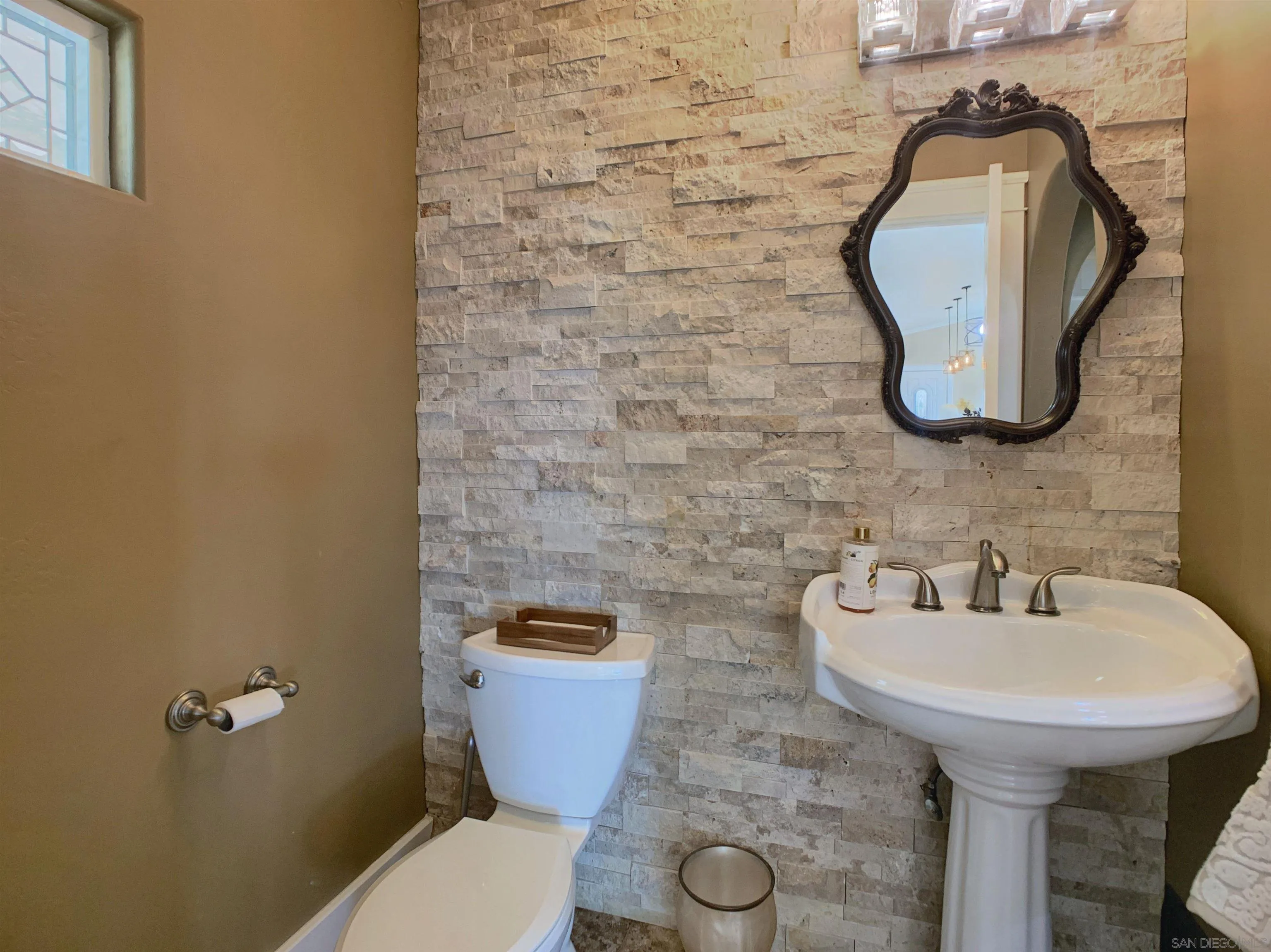 https://cdn.realtyfeed.com/cdn/127/260011249/160ba18fd698c523b9fa11037edf520d.webp