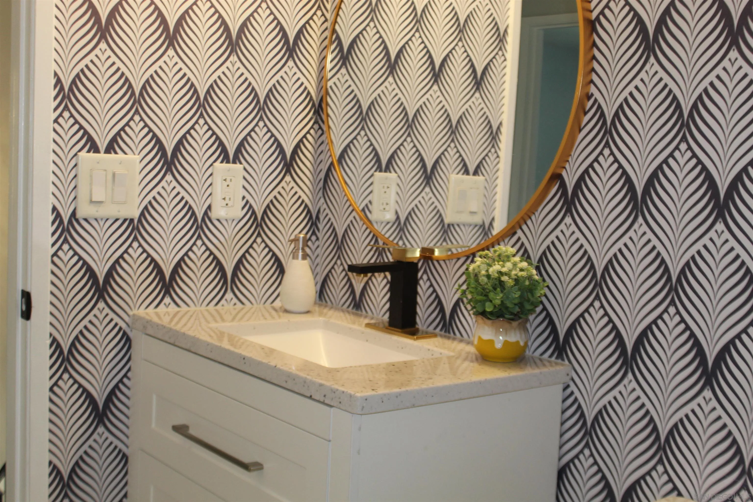 Photo #12: 260011250 Listing: Photo #12