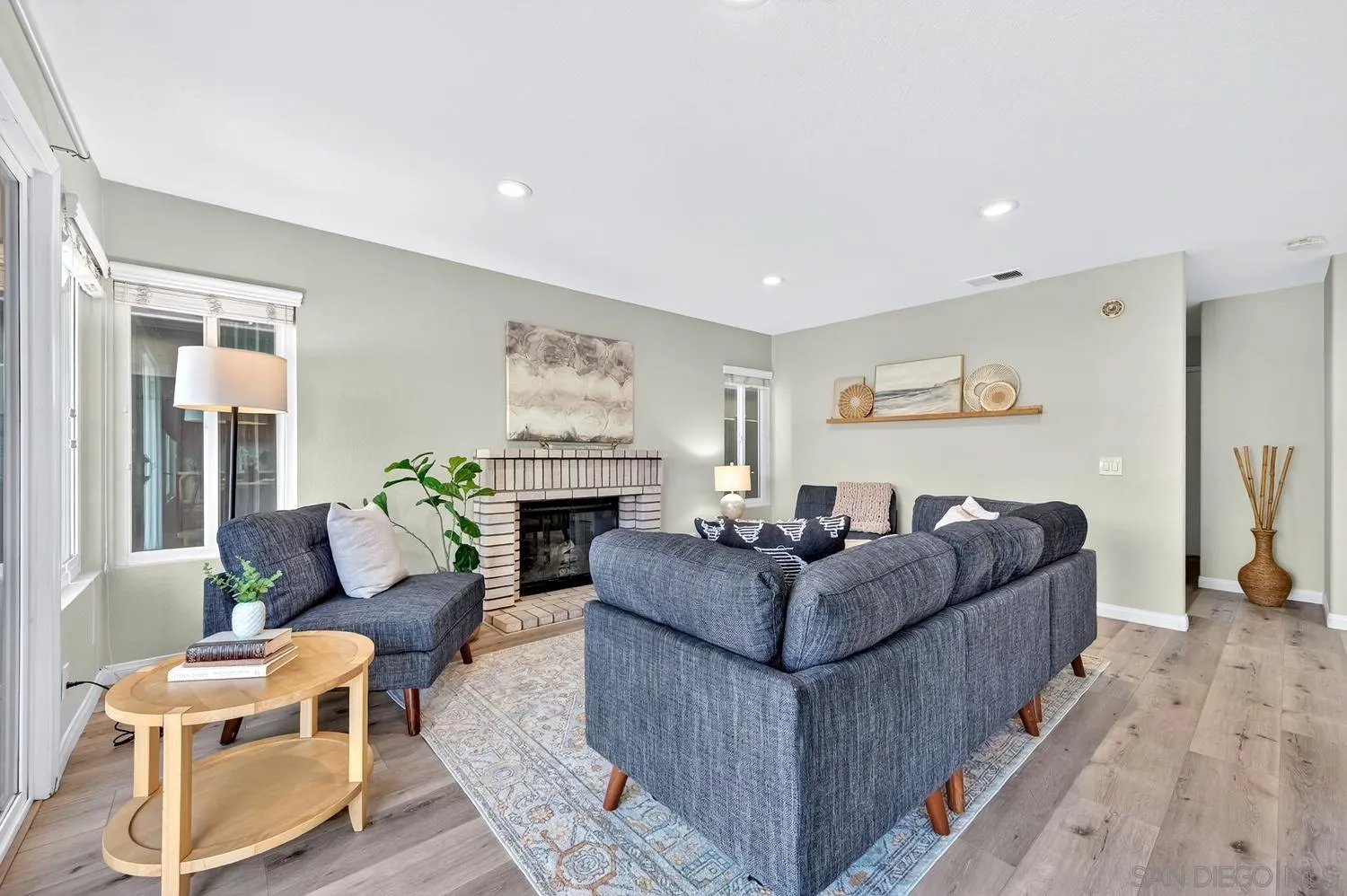 https://cdn.realtyfeed.com/cdn/127/260011252/1af11c3612be3f62eb698b4ffec5a2ab.webp