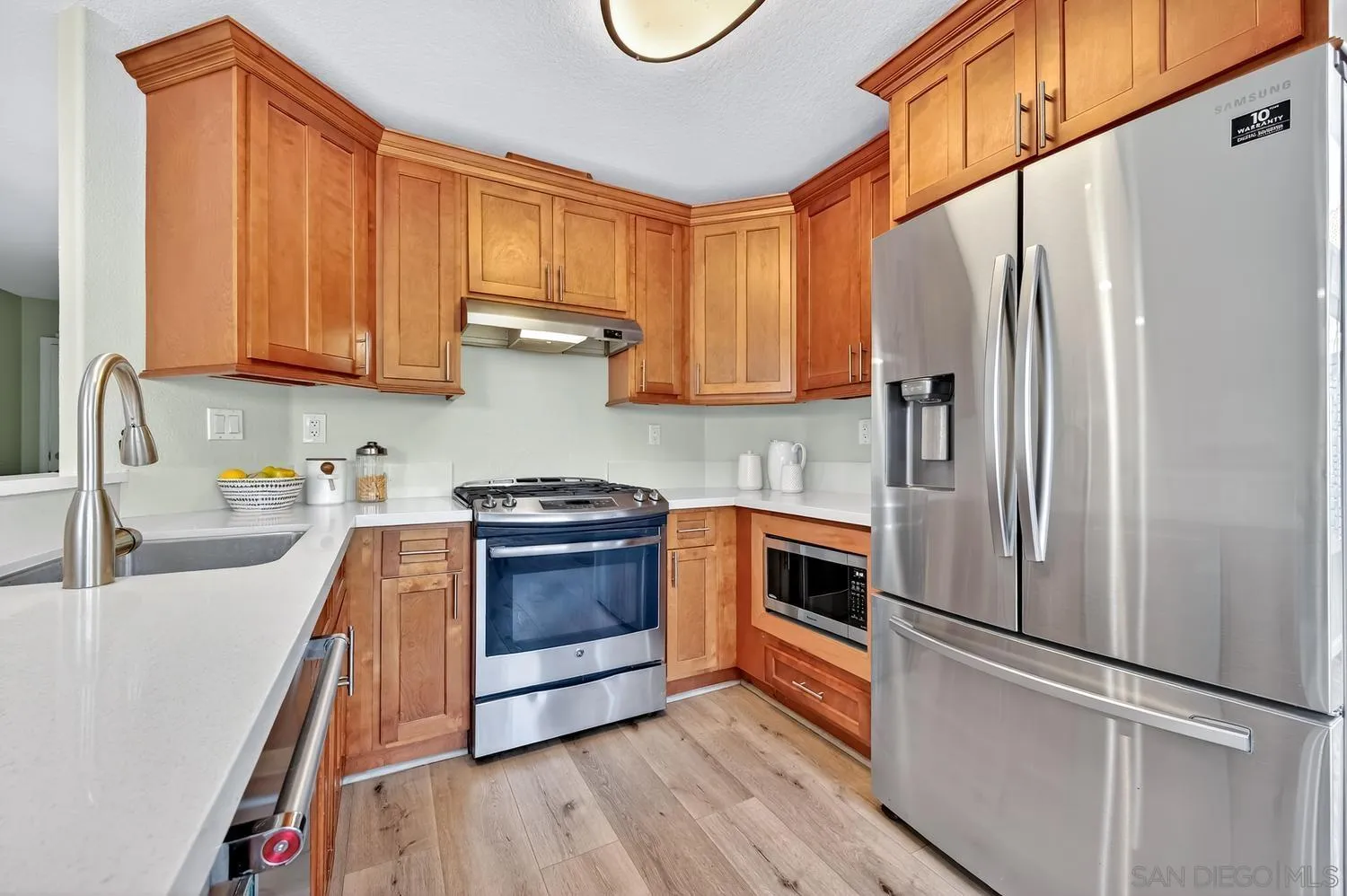 https://cdn.realtyfeed.com/cdn/127/260011252/36aa4834ff0b02031de85d0f5790ff98.webp