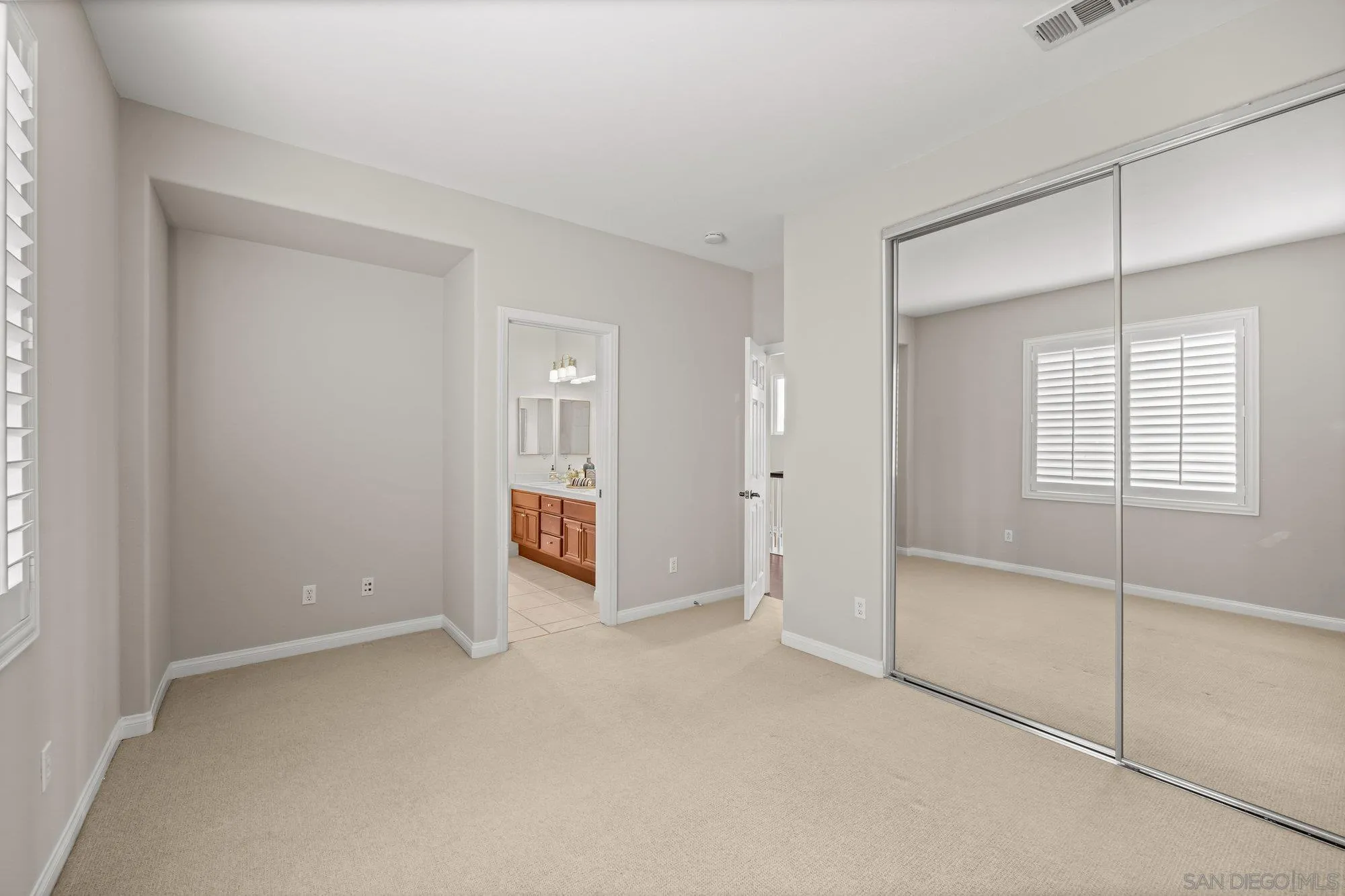 https://cdn.realtyfeed.com/cdn/127/260011254/018b853693262d970bd49fff1ddd50a5.webp
