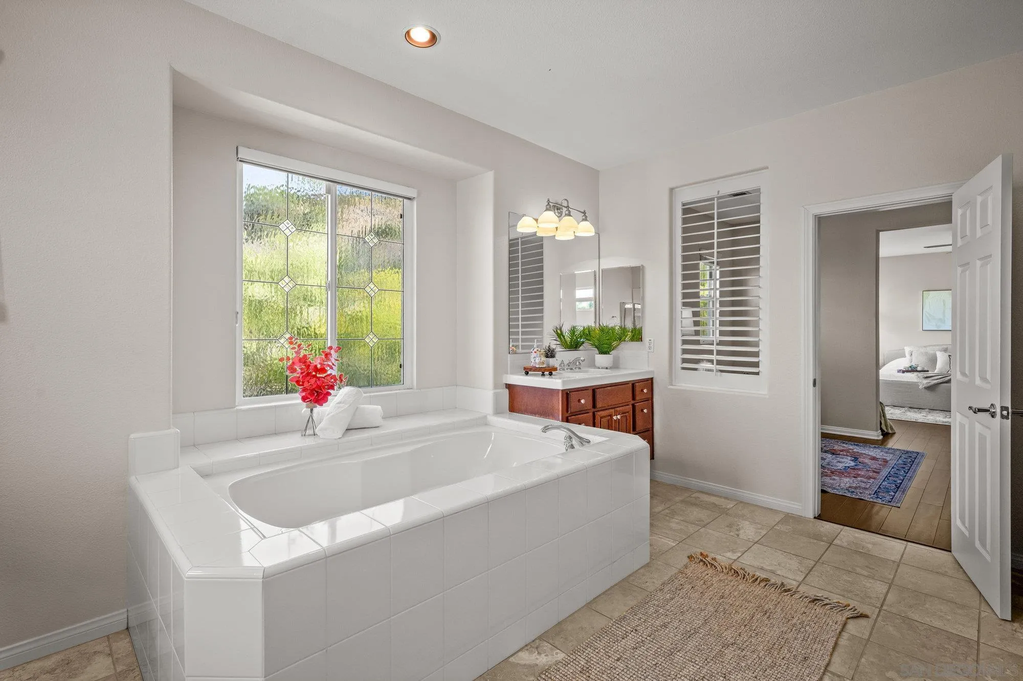 https://cdn.realtyfeed.com/cdn/127/260011254/09ea7b66aac3ec79d39d8b838f3e4102.webp