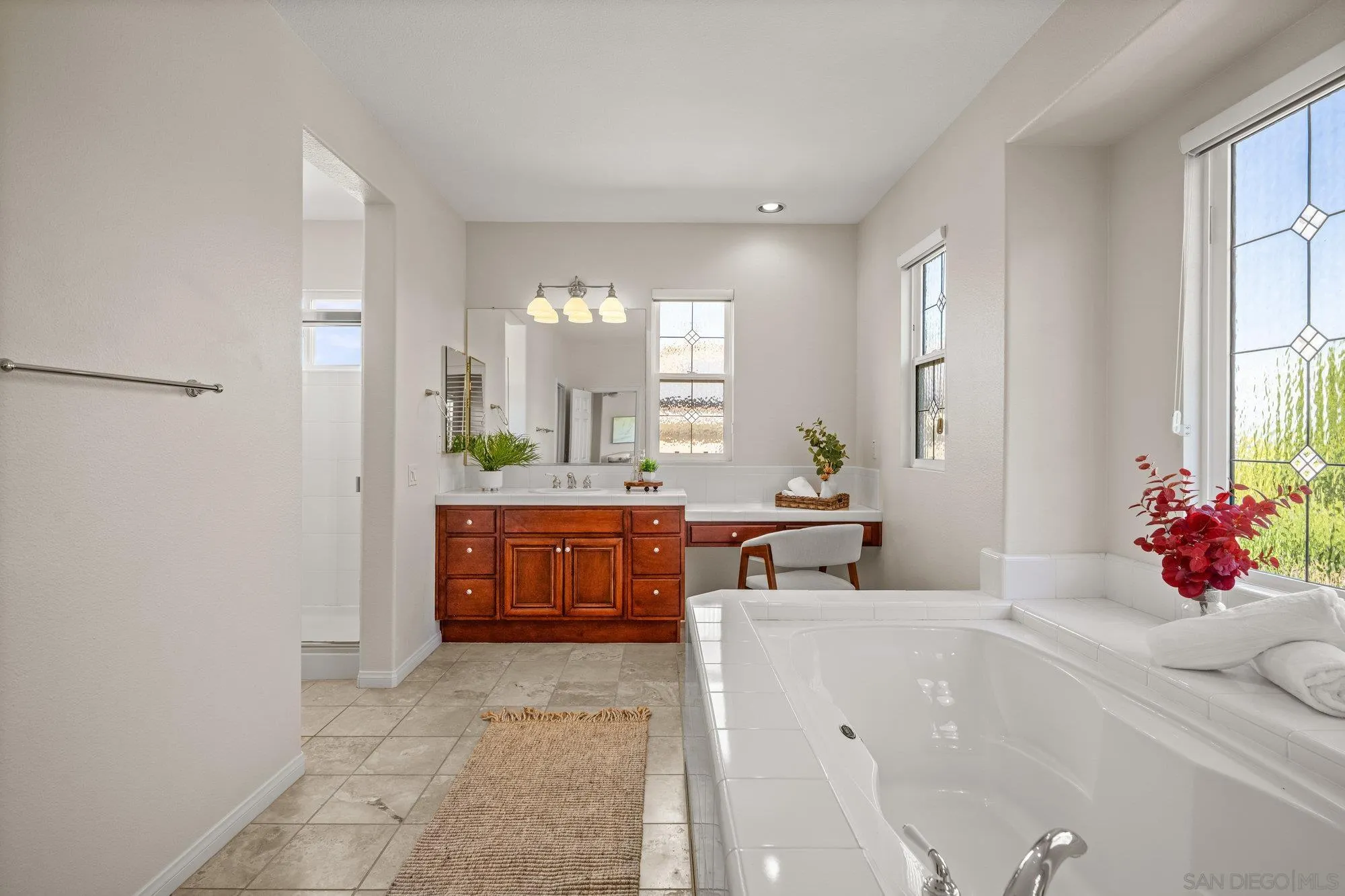 https://cdn.realtyfeed.com/cdn/127/260011254/26d2443527b6f561e5b4ad7113886c5a.webp