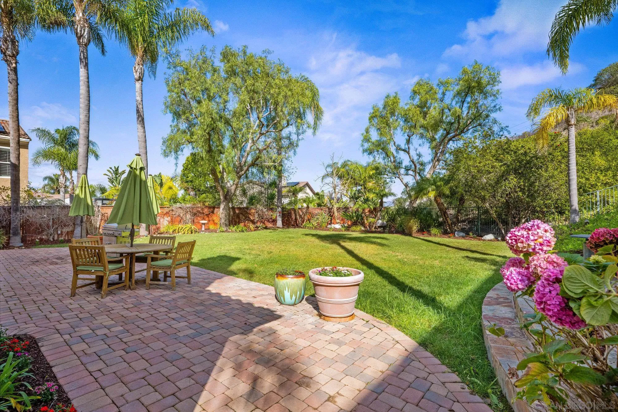https://cdn.realtyfeed.com/cdn/127/260011254/2f7bef911f69b44cb319d64cd7fc9c95.webp