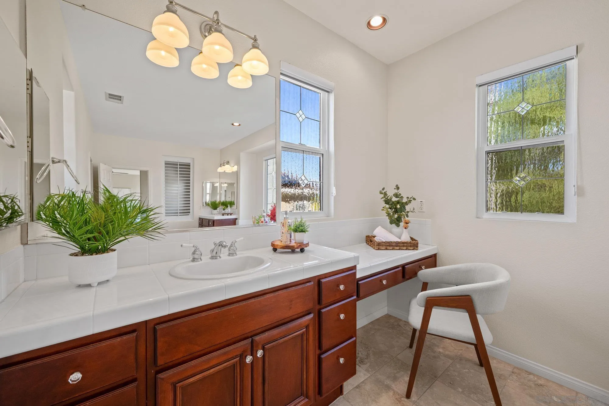 https://cdn.realtyfeed.com/cdn/127/260011254/347f80e0a21f19bbc42ad8cb45789f1c.webp