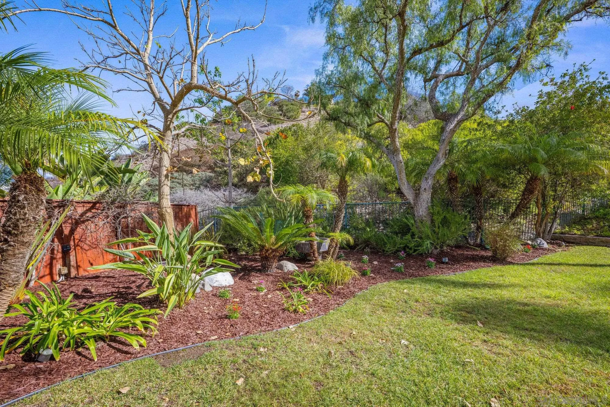 https://cdn.realtyfeed.com/cdn/127/260011254/991b31f94dd93eb7cf3e04fa2fab202c.webp