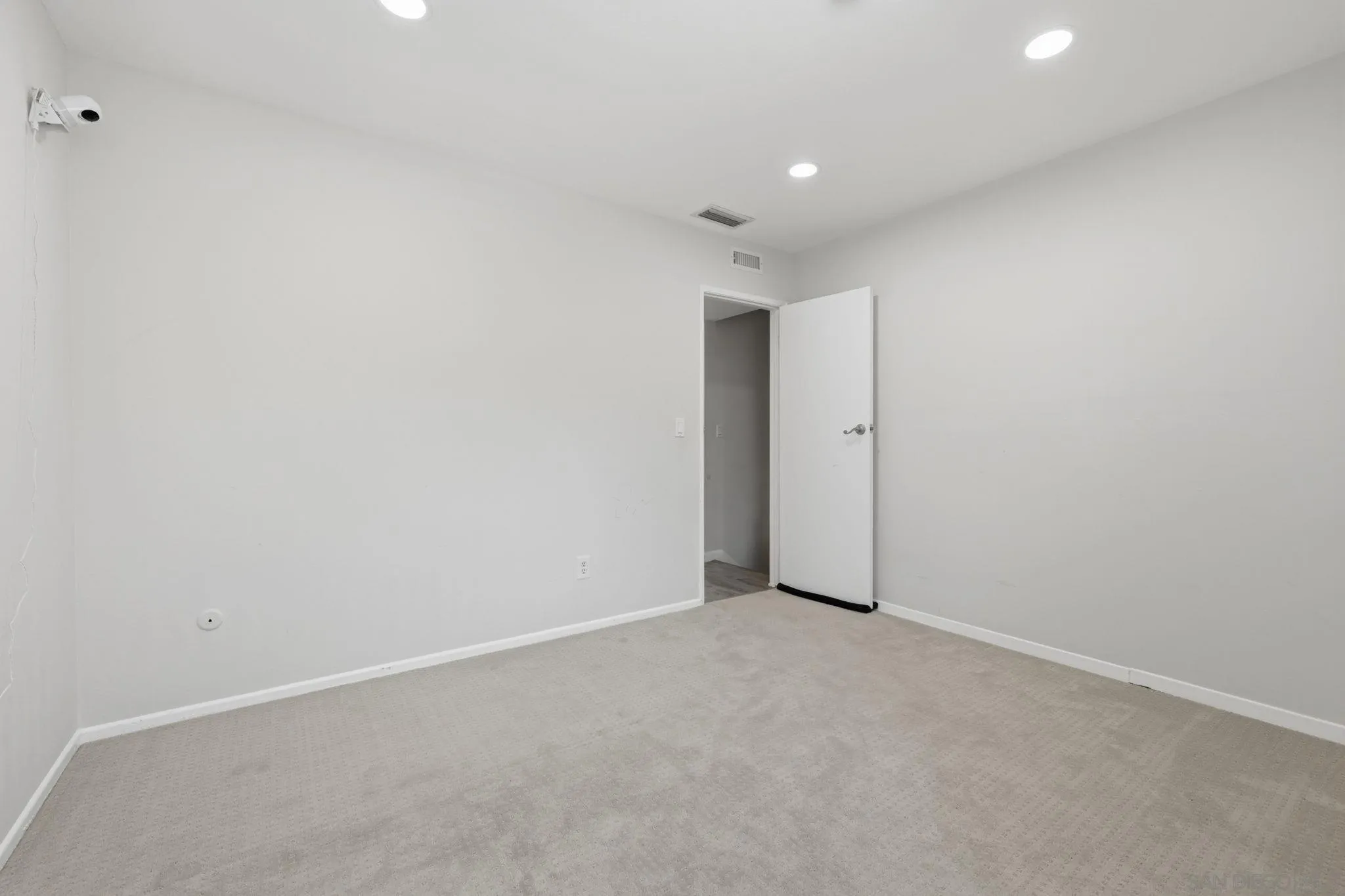 Photo #24: 260011255 Listing: Photo #24