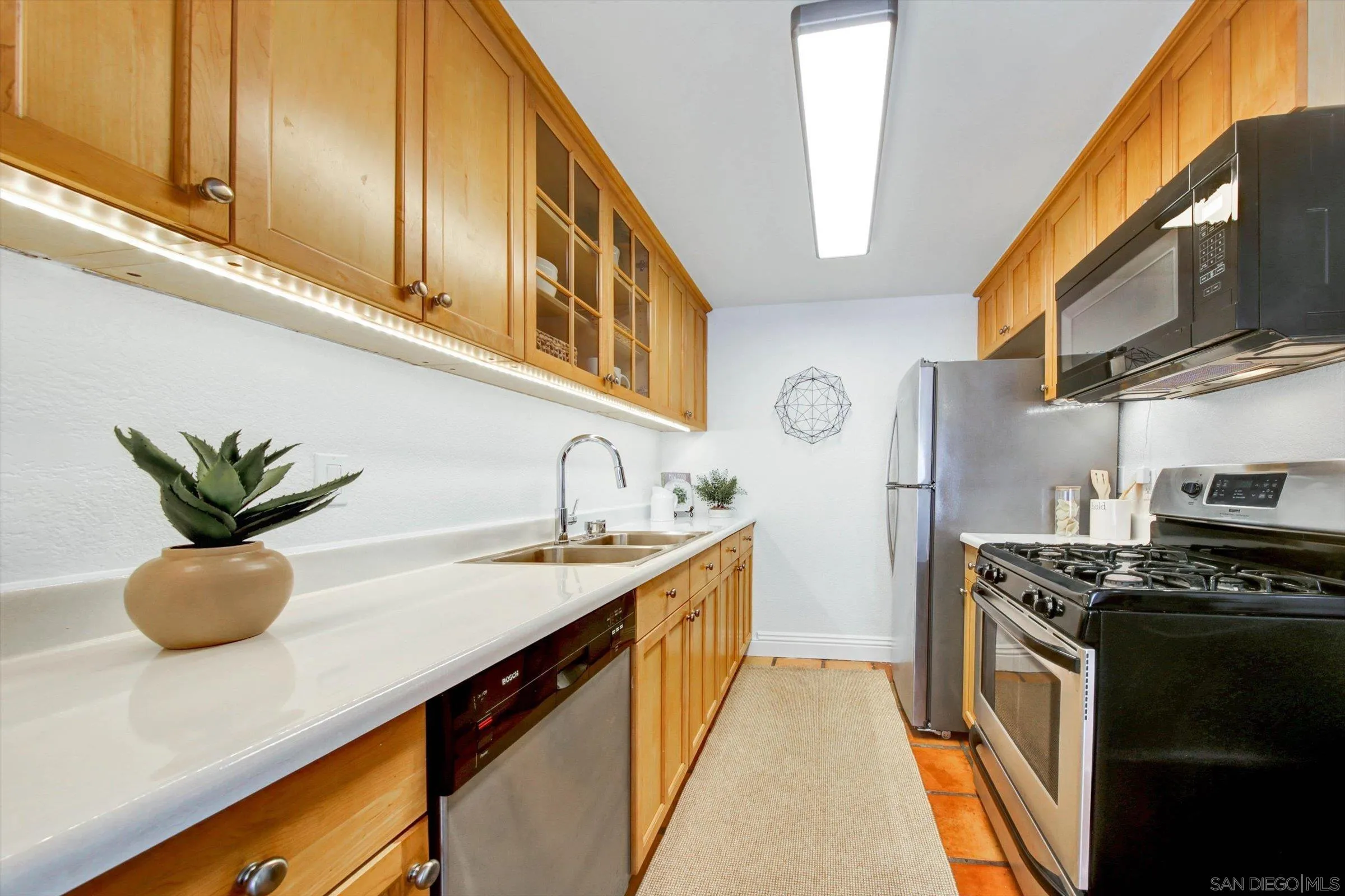 Photo #8: 260011260 Listing: Photo #8