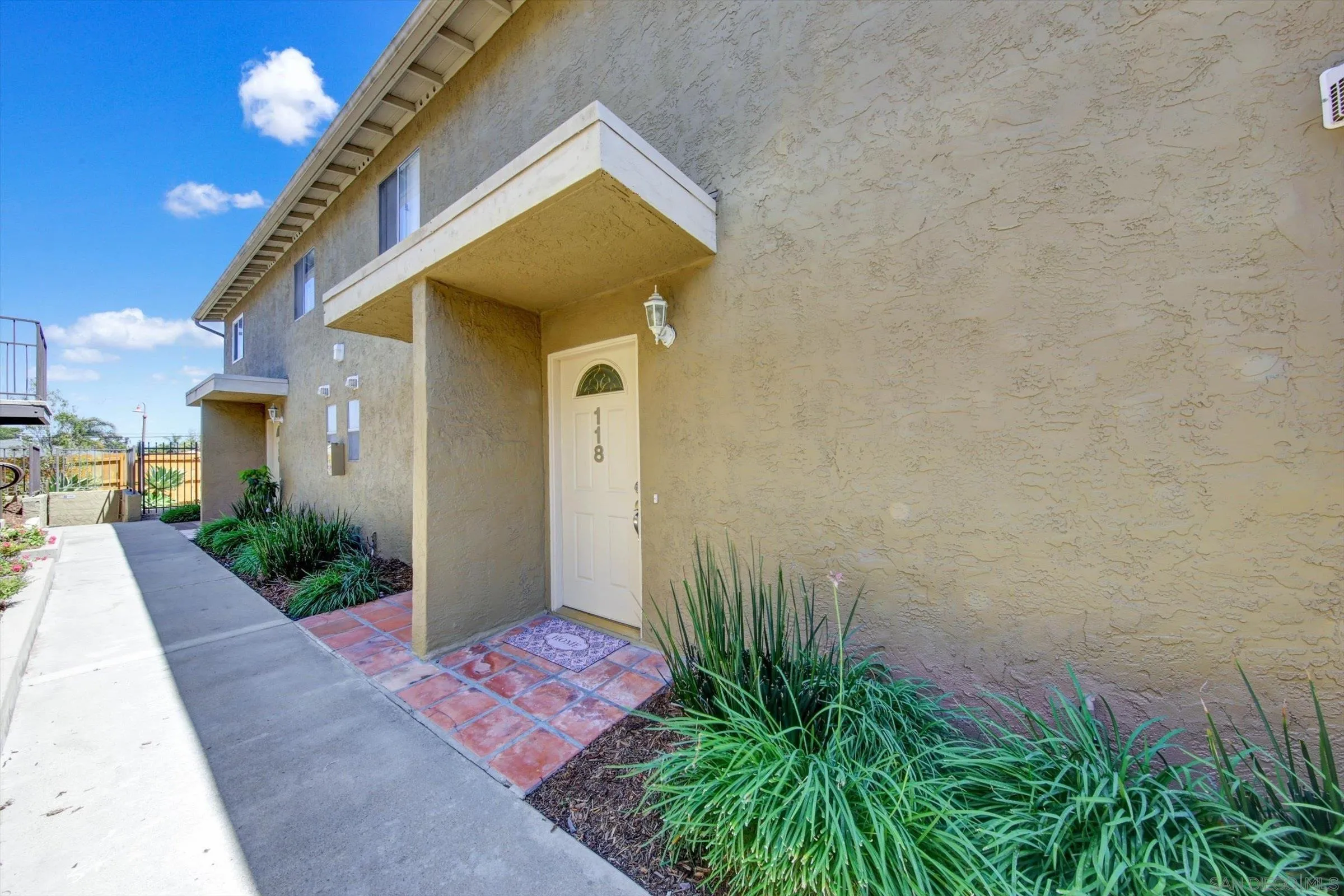 Photo #2: 260011260 Listing: Photo #2