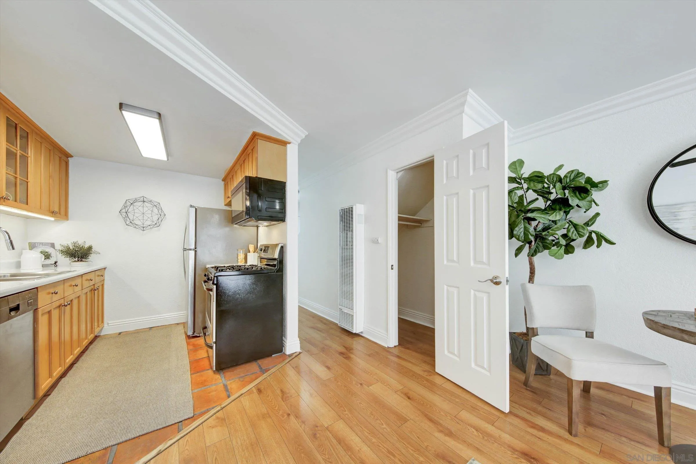 Photo #7: 260011260 Listing: Photo #7