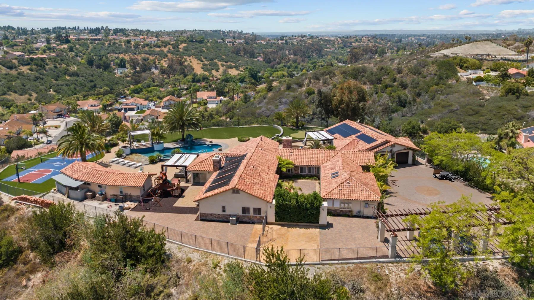https://cdn.realtyfeed.com/cdn/127/260011270/06a08cb2487d49301adddafe19cbc8b6.webp