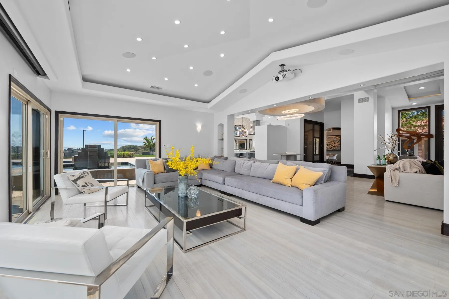 https://cdn.realtyfeed.com/cdn/127/260011270/07ebf41beeb570a5e8ed6bbbb91d31a3.webp
