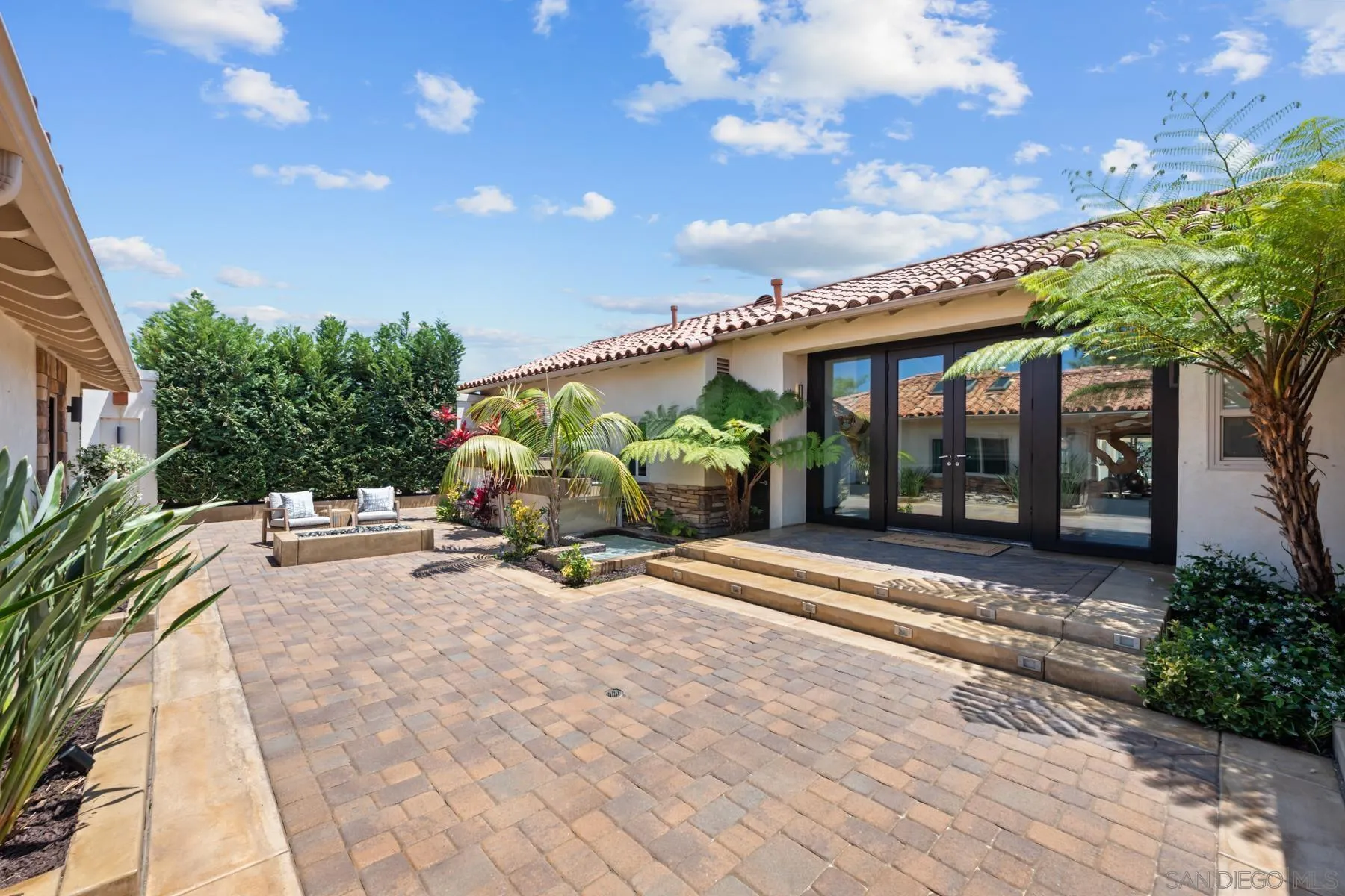 https://cdn.realtyfeed.com/cdn/127/260011270/12afbbb2e9d0c5e28189ba7983b38892.webp