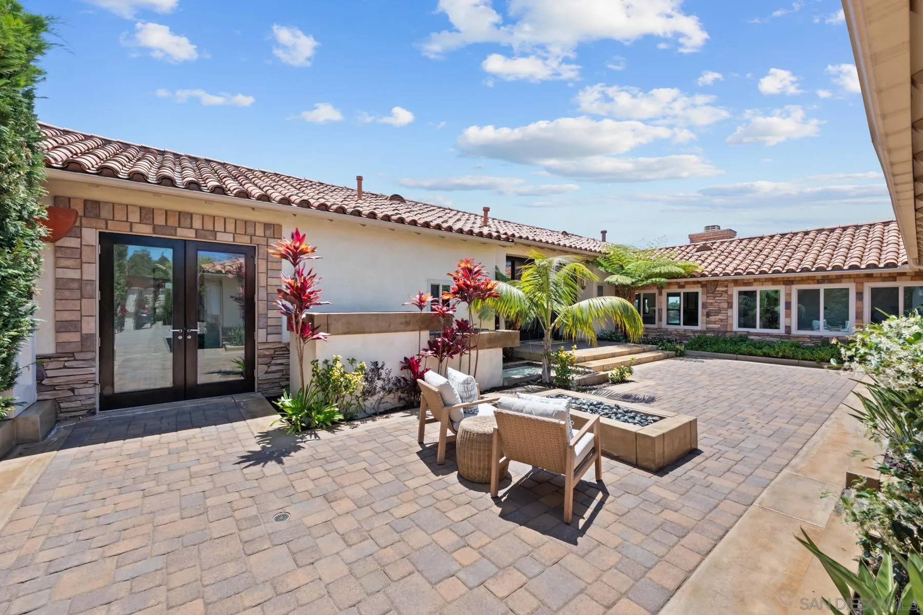 https://cdn.realtyfeed.com/cdn/127/260011270/3095c4a47f73a3d7edd0ce6586d00769.webp