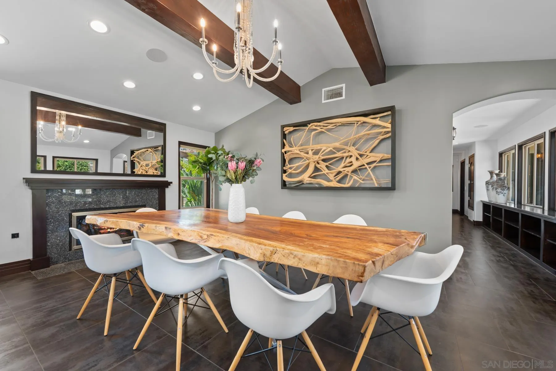 https://cdn.realtyfeed.com/cdn/127/260011270/73fd296bf648cd6f6e574e39efb25d0c.webp