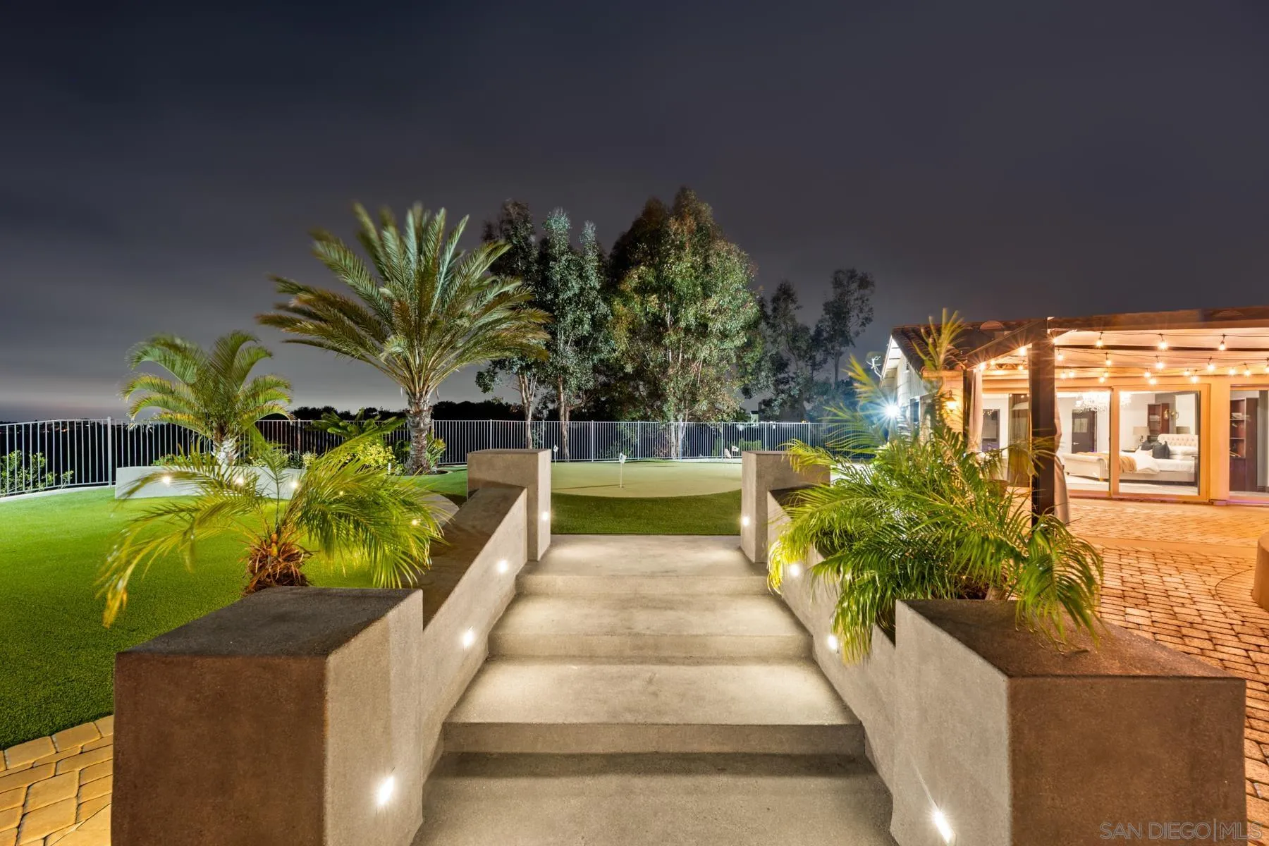 https://cdn.realtyfeed.com/cdn/127/260011270/74b379bdf1a766a8b4032afe58ef3c1e.webp