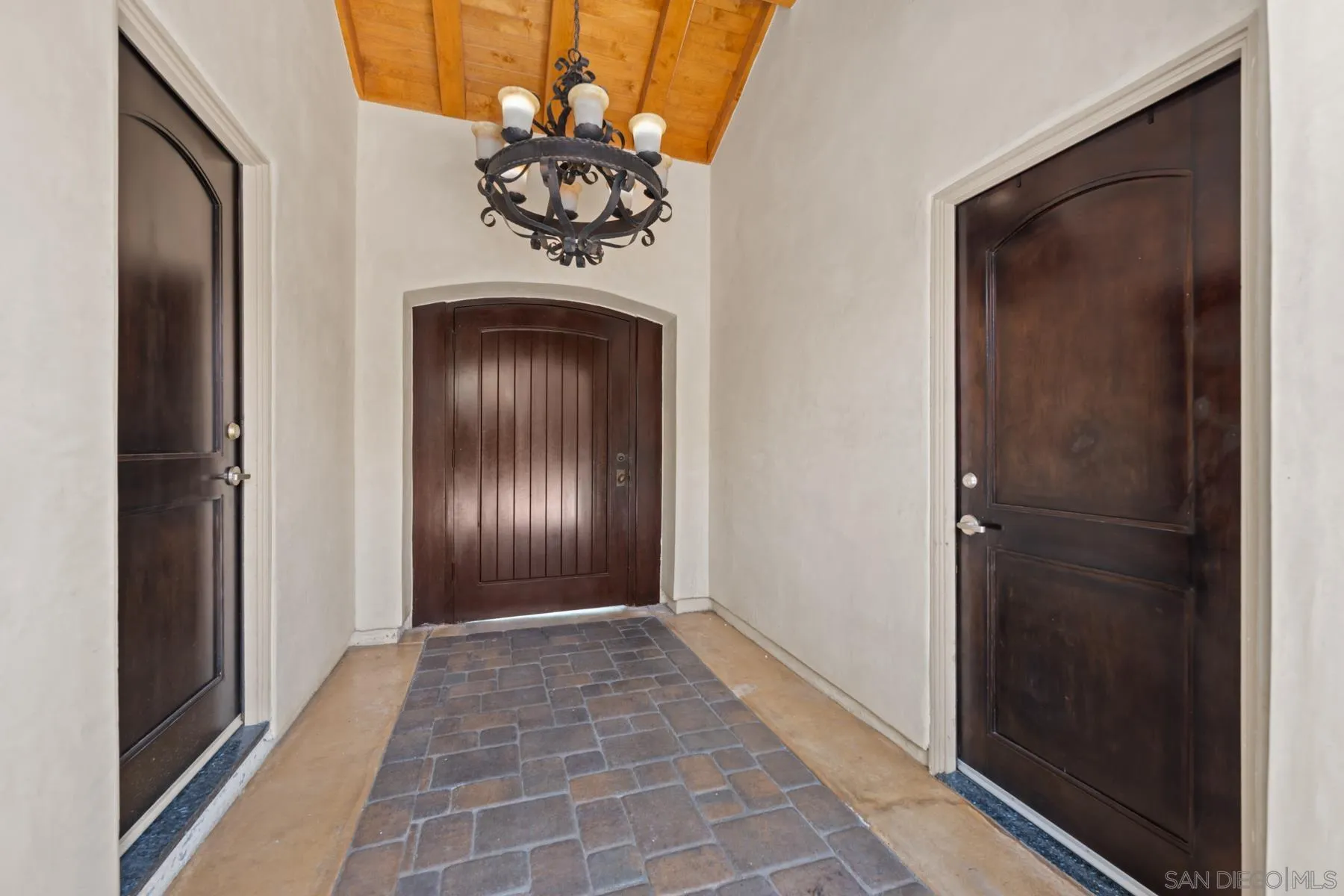 https://cdn.realtyfeed.com/cdn/127/260011270/a01a3d527742b6a252012e0ab3cd344f.webp
