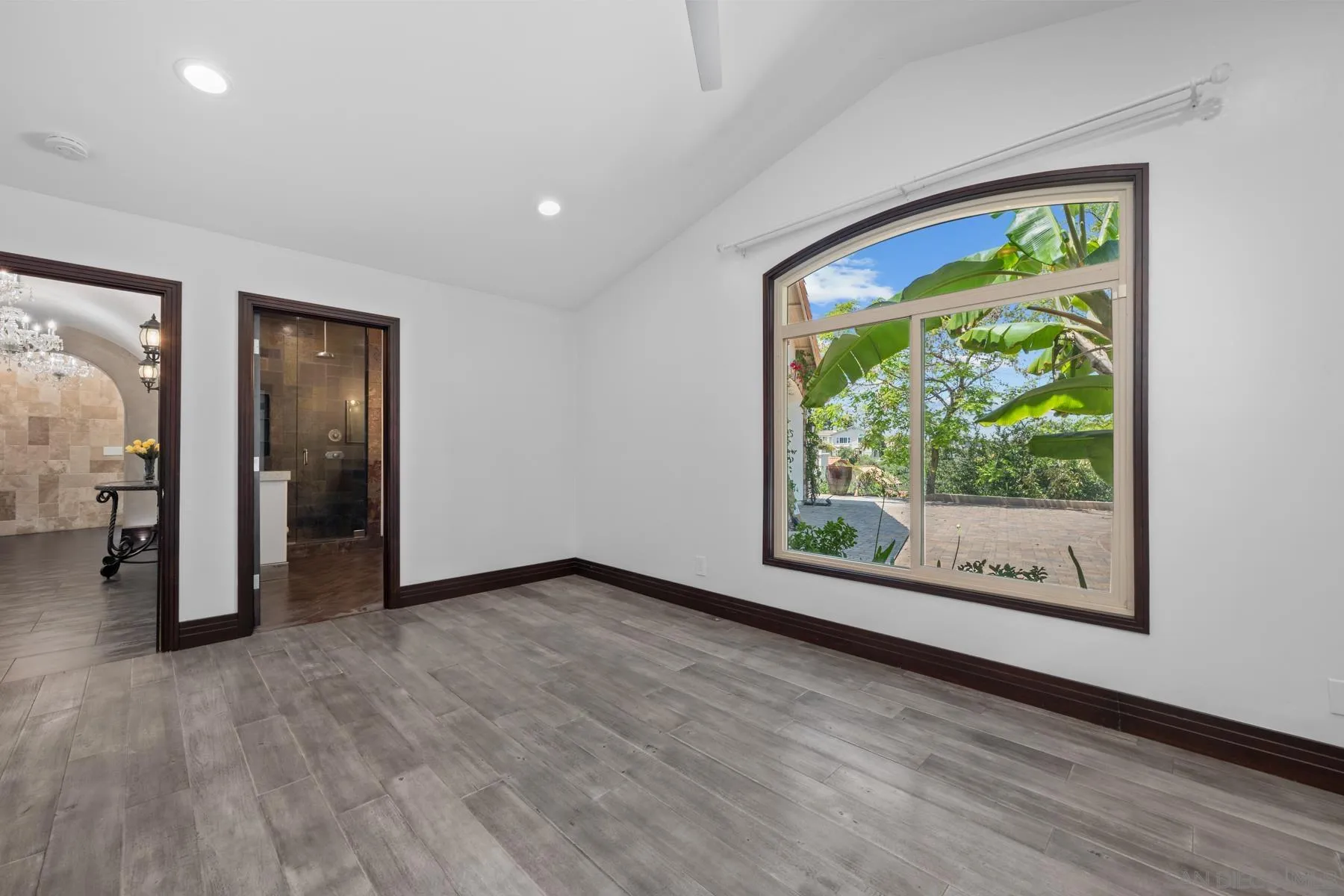 https://cdn.realtyfeed.com/cdn/127/260011270/bdc98677cfaf94e32e677c4806a25d37.webp