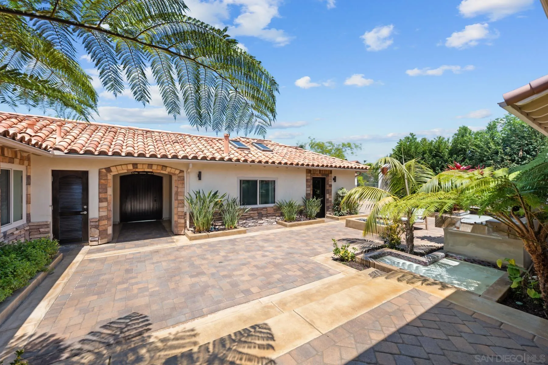 https://cdn.realtyfeed.com/cdn/127/260011270/c94a7ae5111ba4fb7d72d0be27dd662b.webp