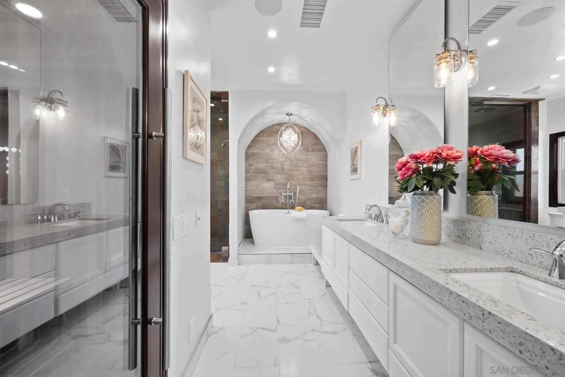 https://cdn.realtyfeed.com/cdn/127/260011270/e5a05e7e14b00979b4df7cc12c029ee1.webp