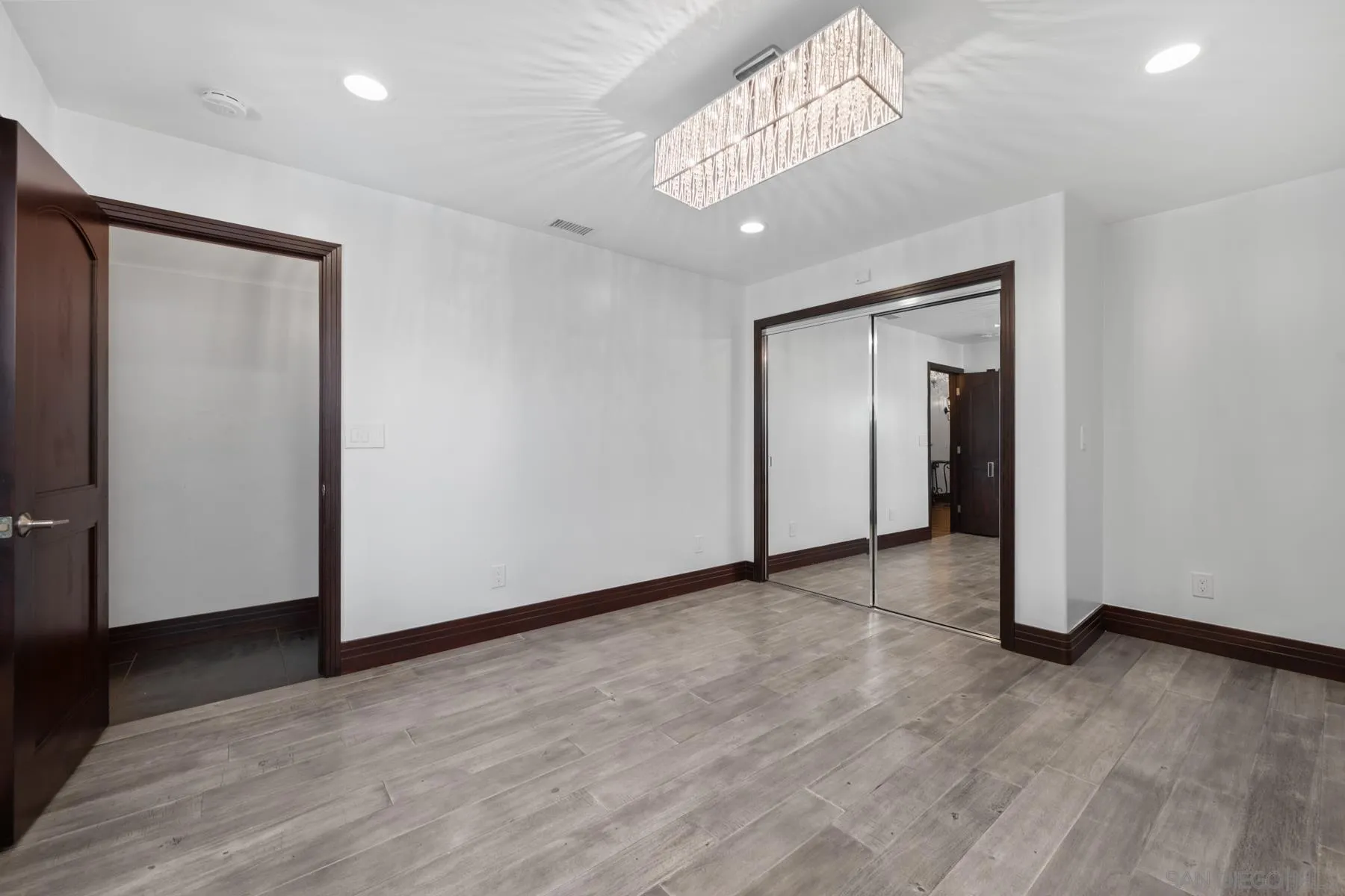 https://cdn.realtyfeed.com/cdn/127/260011270/f77aa1f013c4cff157900dabf555bcb6.webp