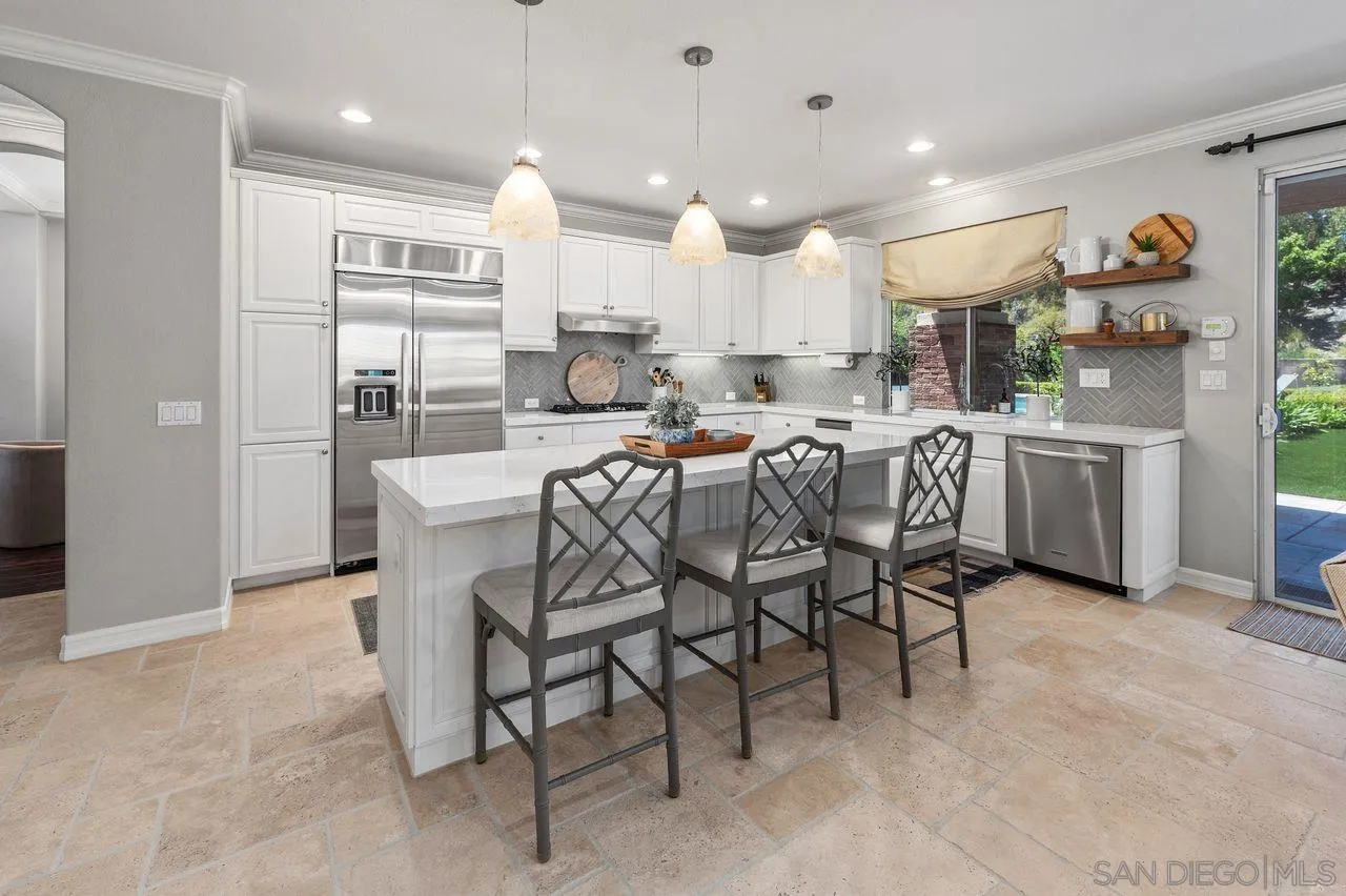 https://cdn.realtyfeed.com/cdn/127/260011271/7466ef767b514164a781e78edb165b1a.webp