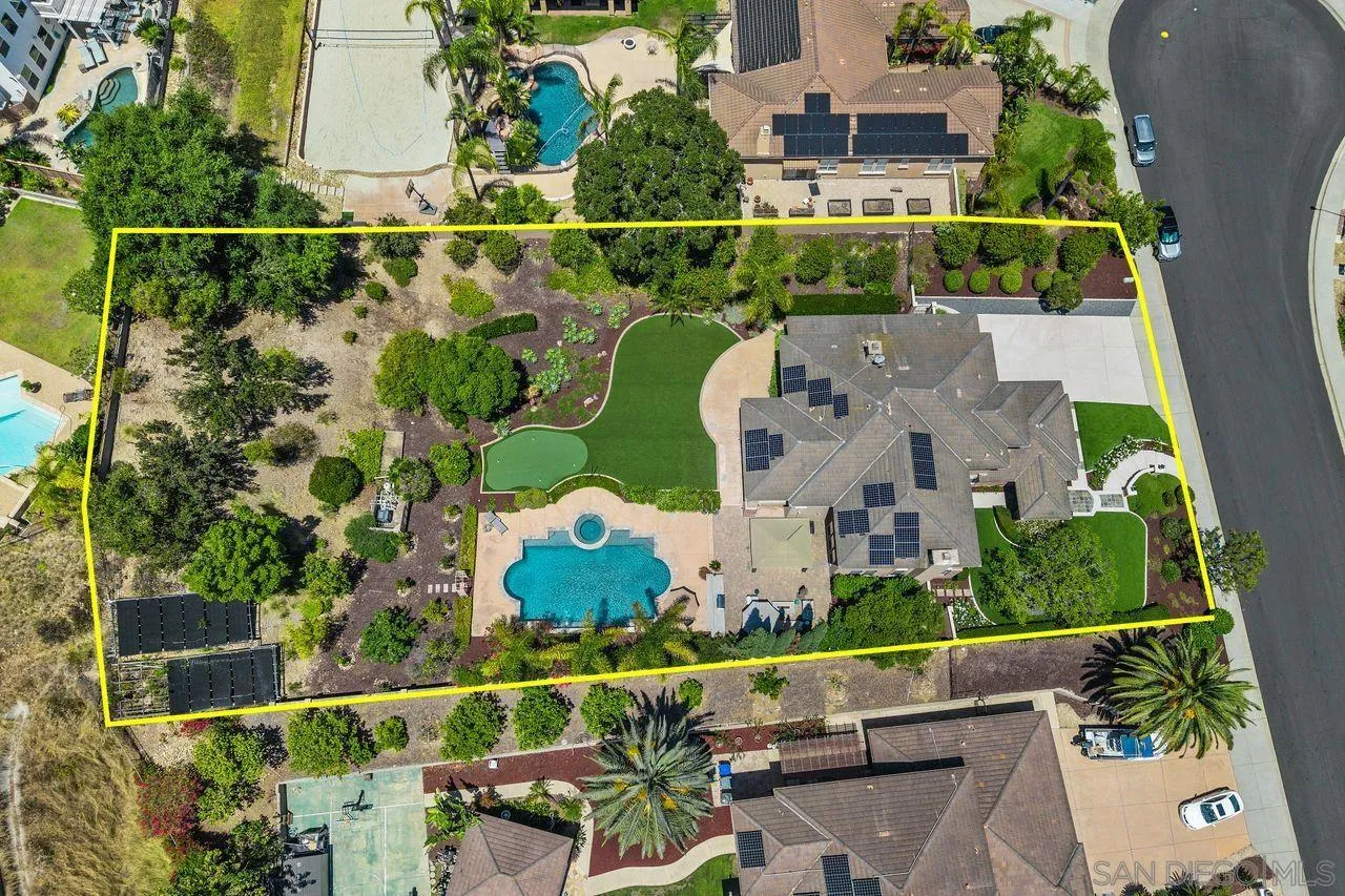 https://cdn.realtyfeed.com/cdn/127/260011271/d54d367a4dc5c64481e11345103dd932.webp