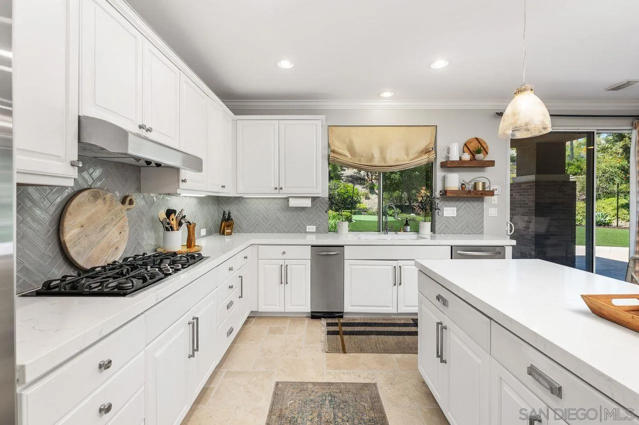 https://cdn.realtyfeed.com/cdn/127/260011271/f4e97c550e08e2d56dc23975c79fc77f.webp