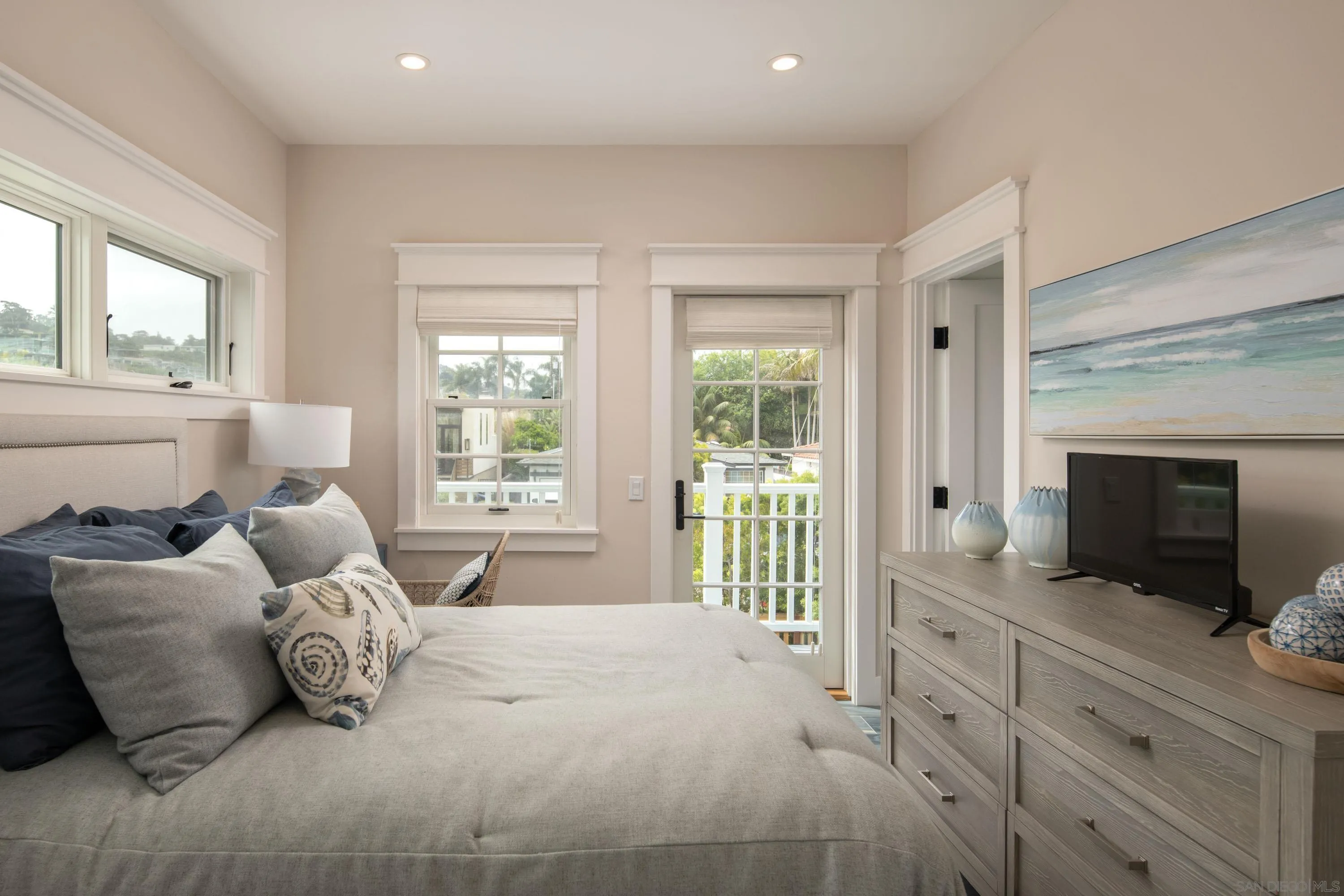 https://cdn.realtyfeed.com/cdn/127/260011273/b0fe7f6c5be9d65e01330df5318cd649.webp