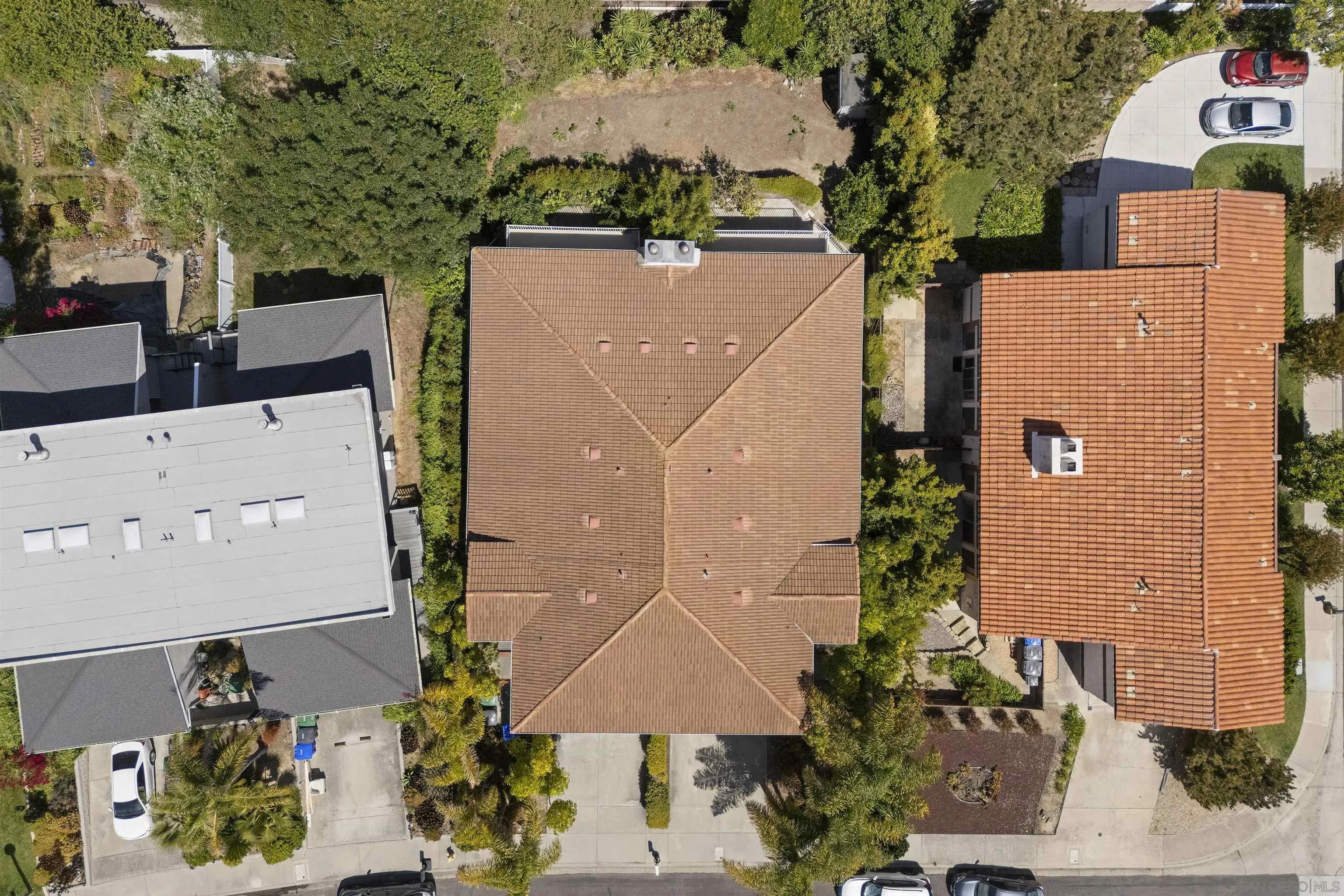 https://cdn.realtyfeed.com/cdn/127/260011275/00f2e1b8745dab09a3f97d38c07bf3b9.webp