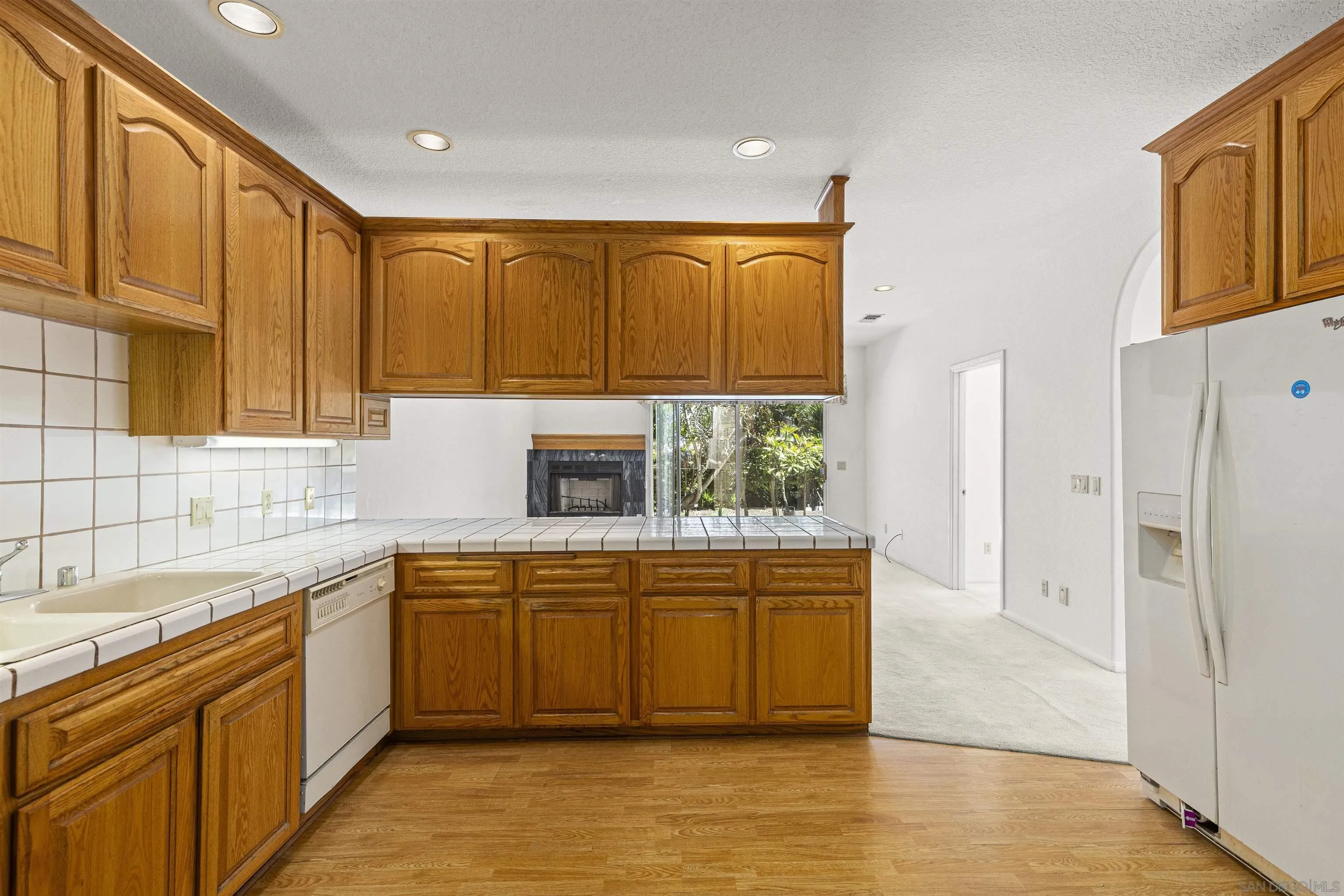 https://cdn.realtyfeed.com/cdn/127/260011275/0b0b92ff460b2dcace286e84fec95e80.webp