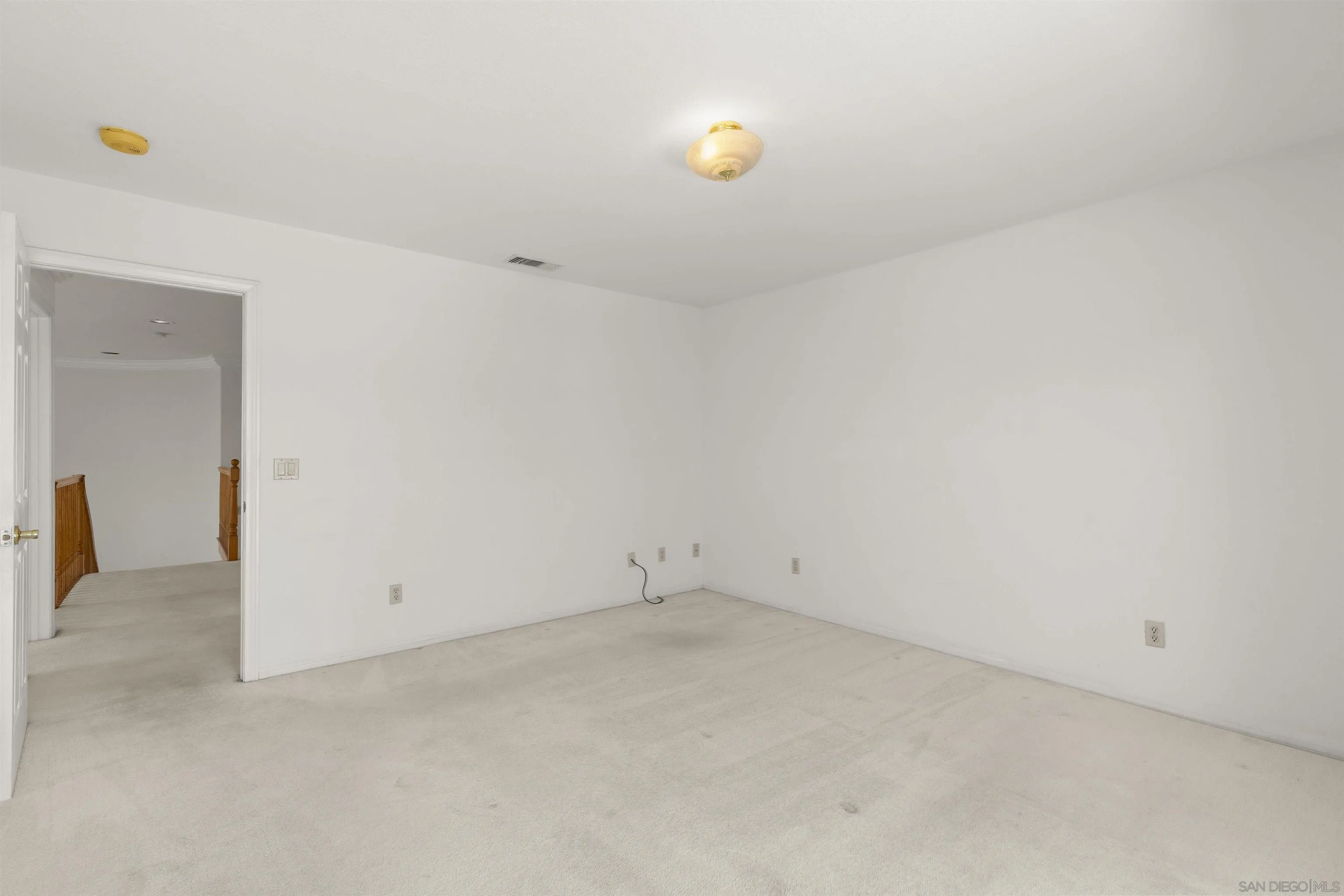 https://cdn.realtyfeed.com/cdn/127/260011275/16b96b11a6ea3cacdb14bc16cafa88c8.webp