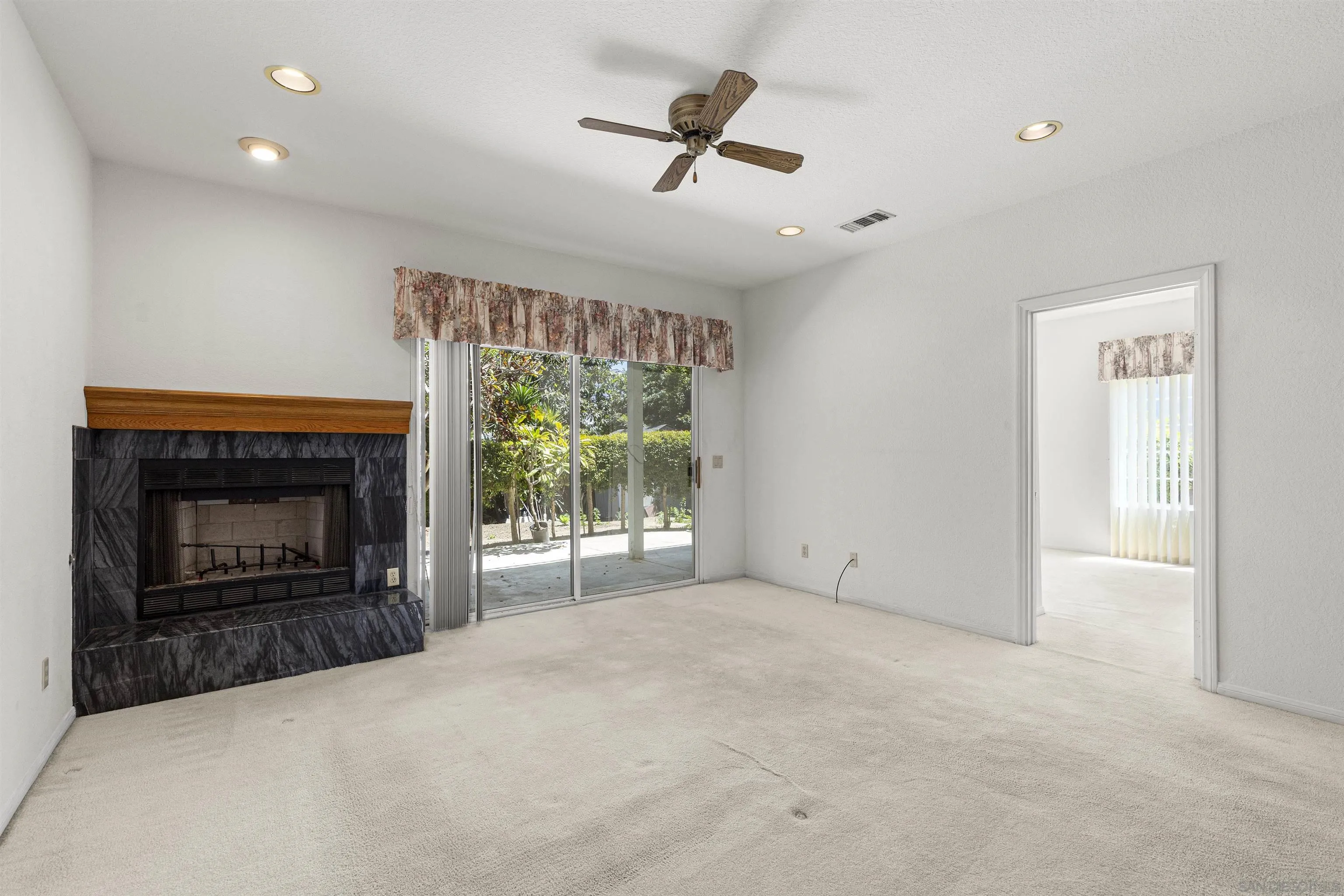 https://cdn.realtyfeed.com/cdn/127/260011275/19bf1fcbfdb35eb9591aa00436a1e9da.webp