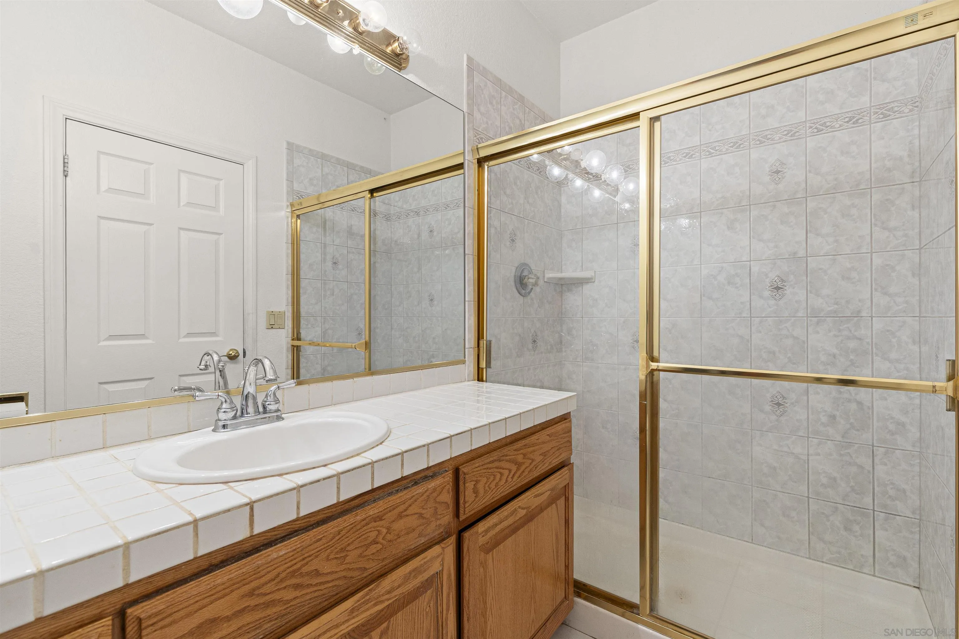 https://cdn.realtyfeed.com/cdn/127/260011275/37a1b134e133d12b10a7ed78ca7cf16c.webp
