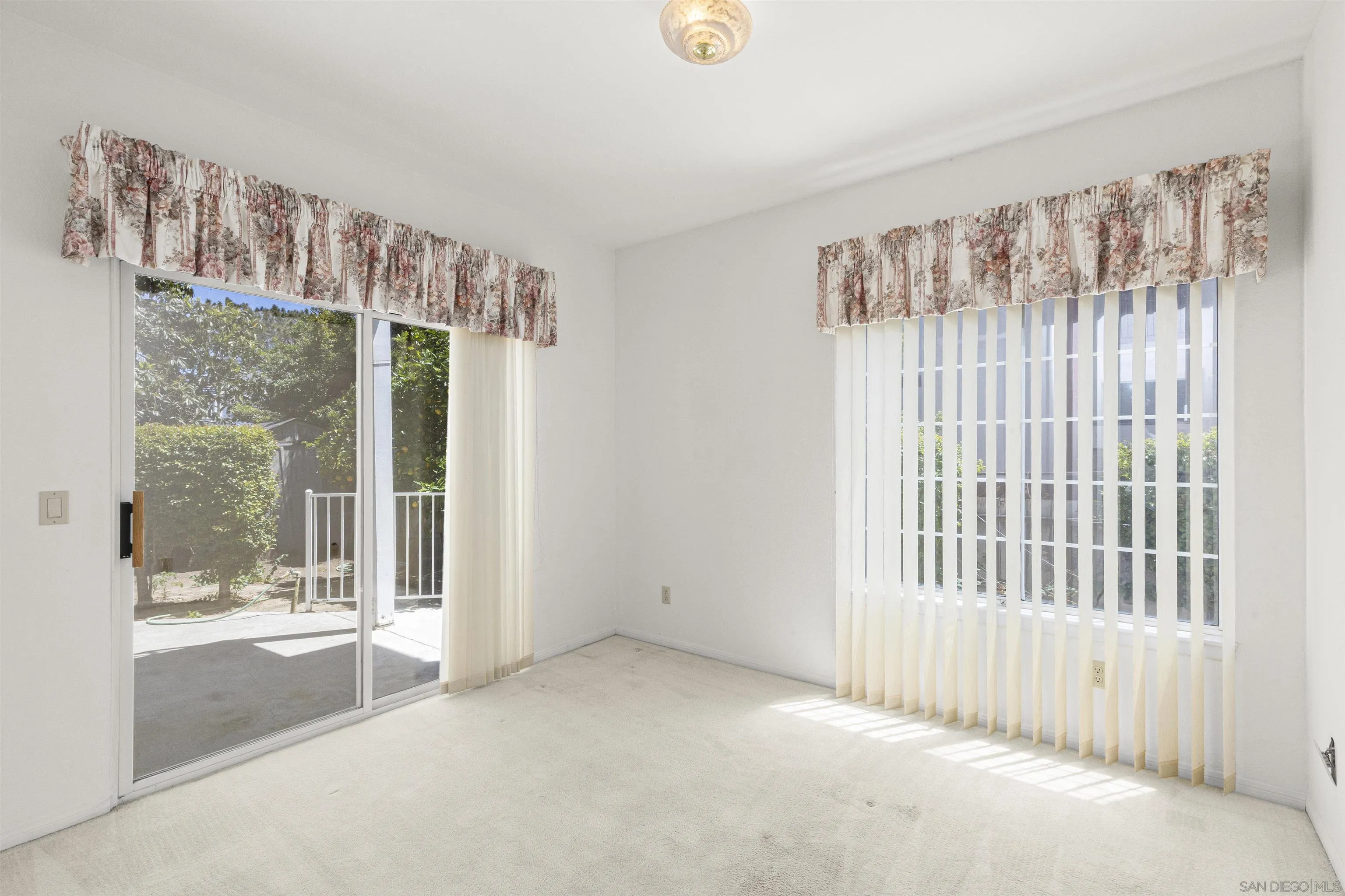 https://cdn.realtyfeed.com/cdn/127/260011275/59e69c7a9968bcac1de851f77e8aecc2.webp