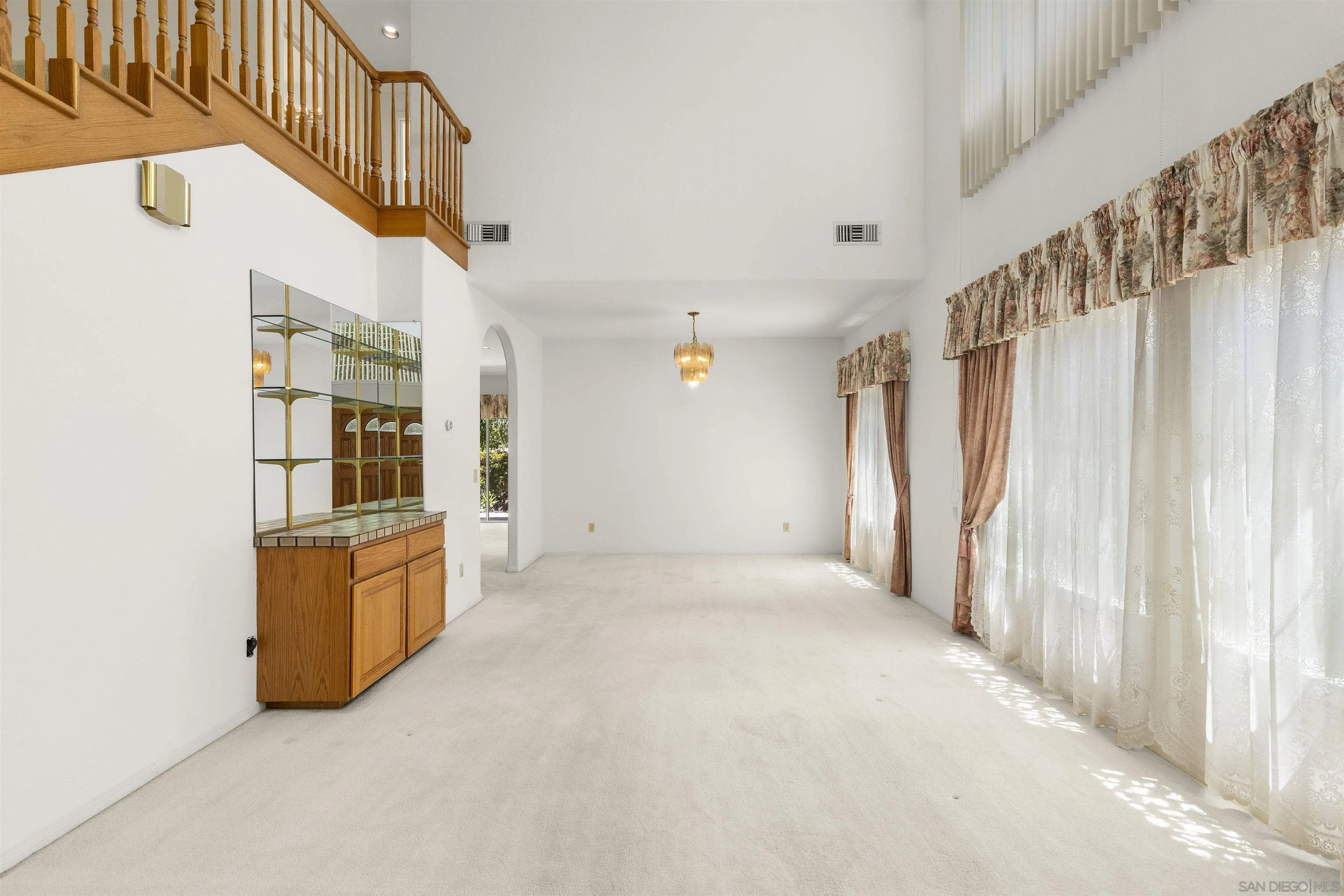 https://cdn.realtyfeed.com/cdn/127/260011275/9bc68ac4bf81964e4bf8b589f99afe64.webp