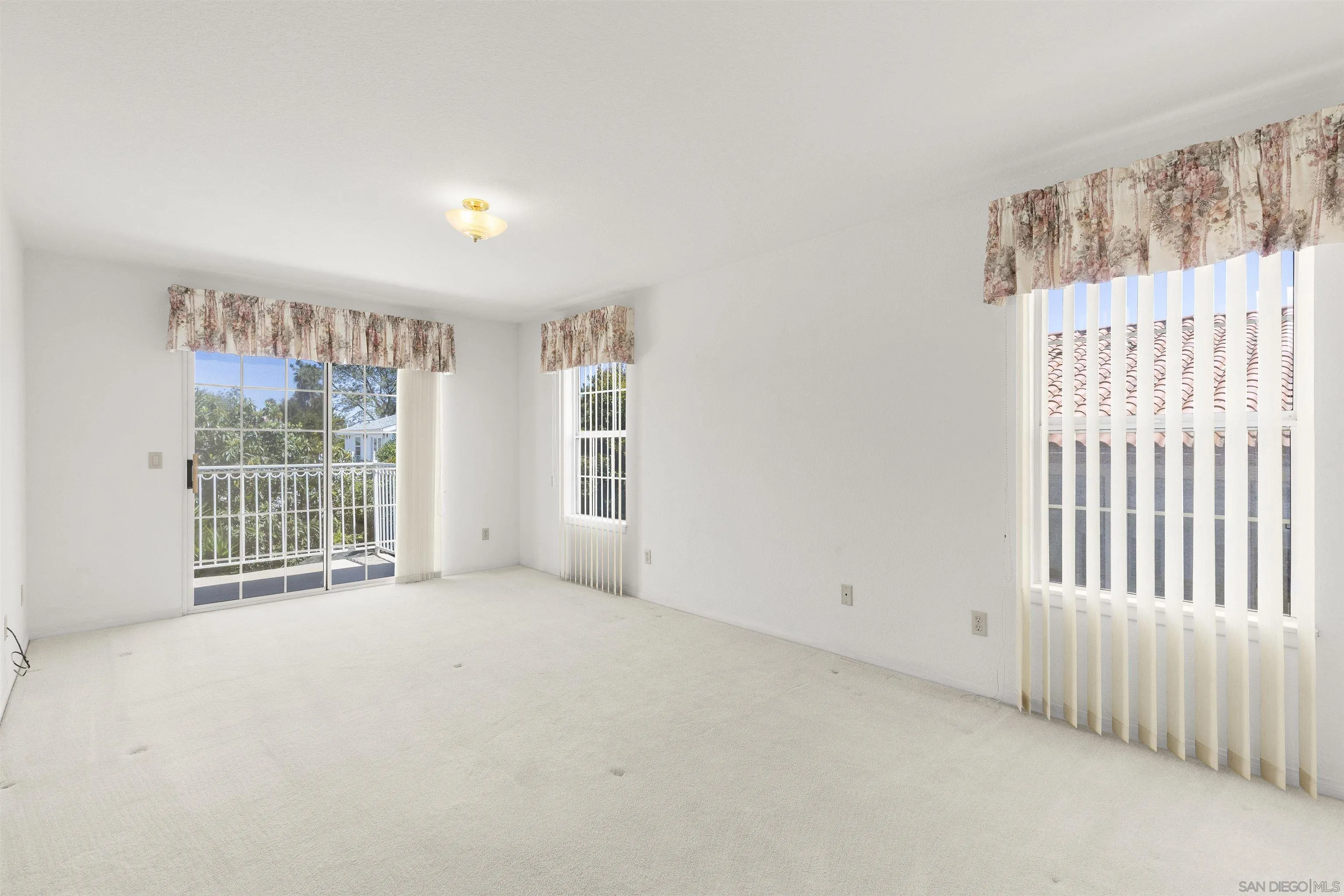 https://cdn.realtyfeed.com/cdn/127/260011275/a6e47079c4568497431b8989f5f53cde.webp