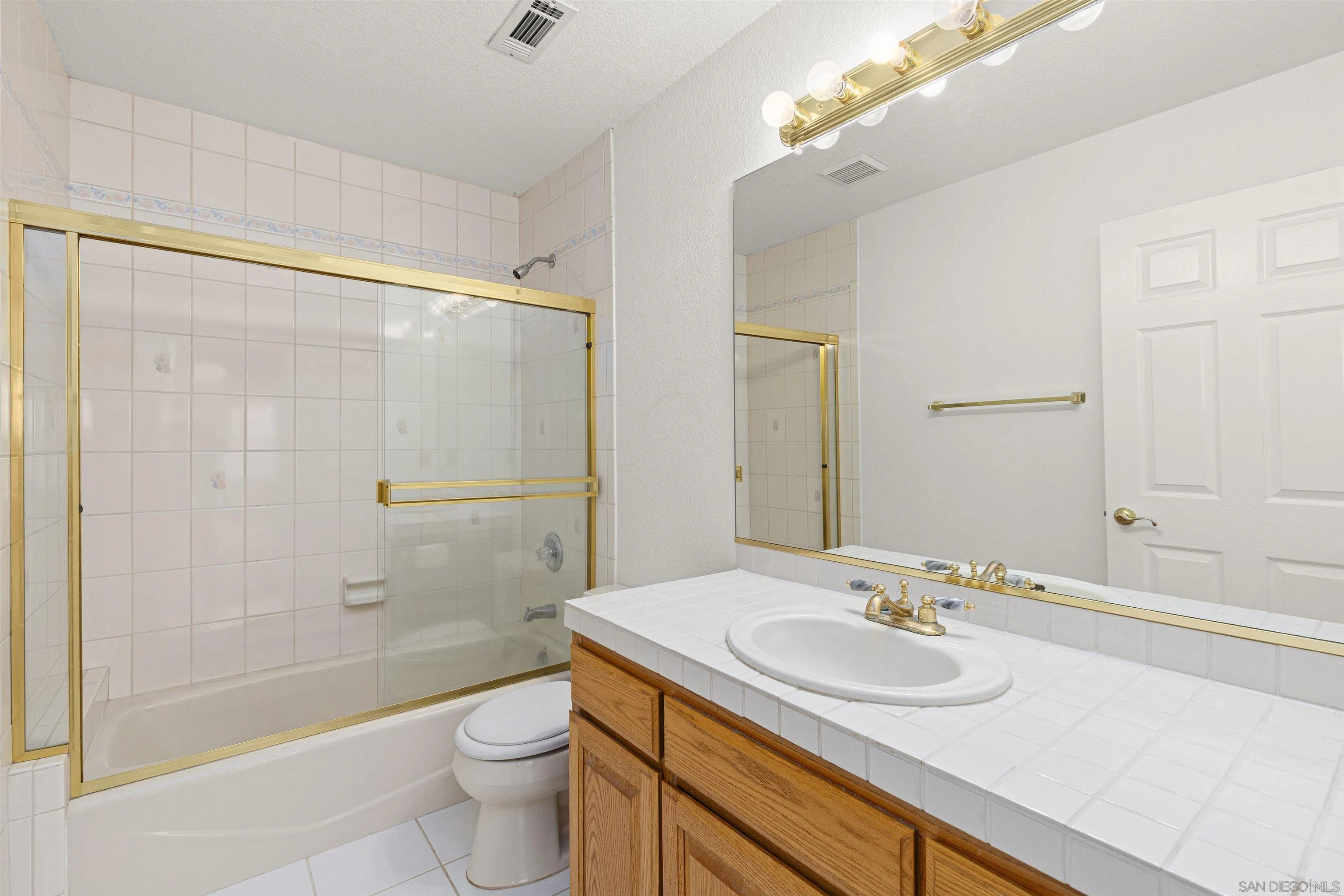 https://cdn.realtyfeed.com/cdn/127/260011275/f56888c3c808c83e0d3a3c8aa3e47f51.webp