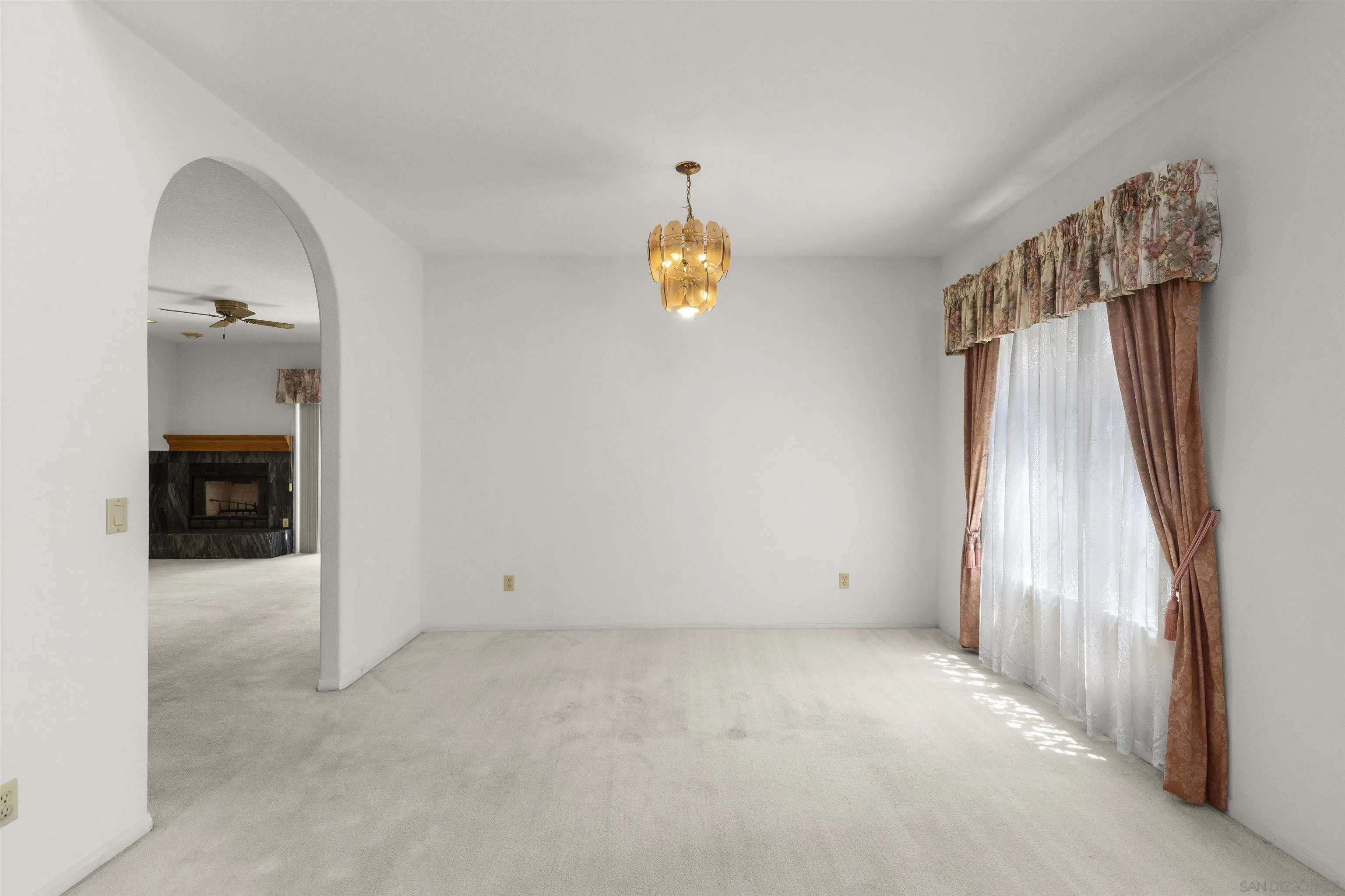 https://cdn.realtyfeed.com/cdn/127/260011275/f8e0168852d4b326dfa678dfc978d831.webp