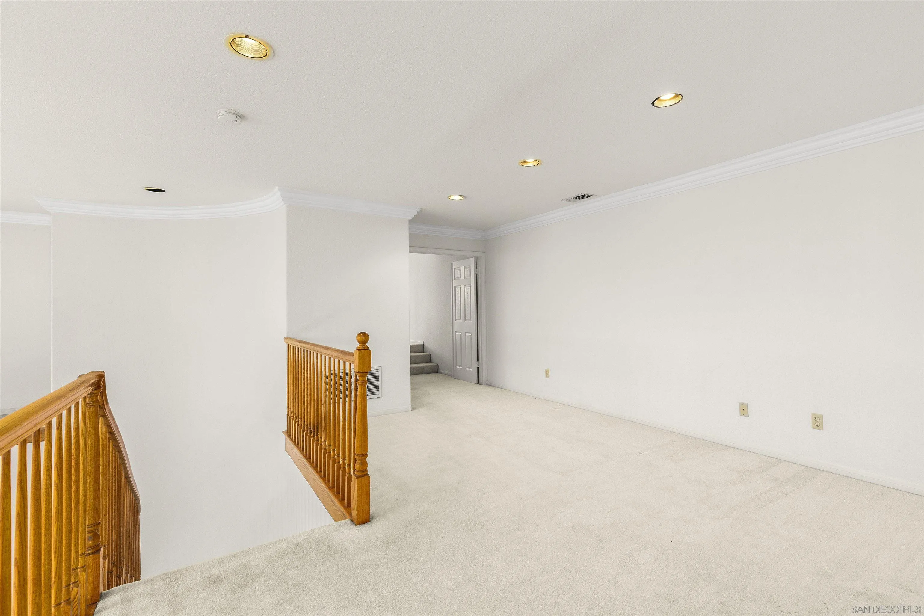 https://cdn.realtyfeed.com/cdn/127/260011275/fddce7eed60f93f6be97e10e19642551.webp