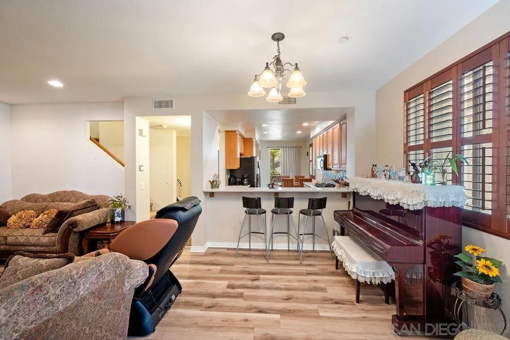 Photo #1: 260011276 Listing: Photo #1