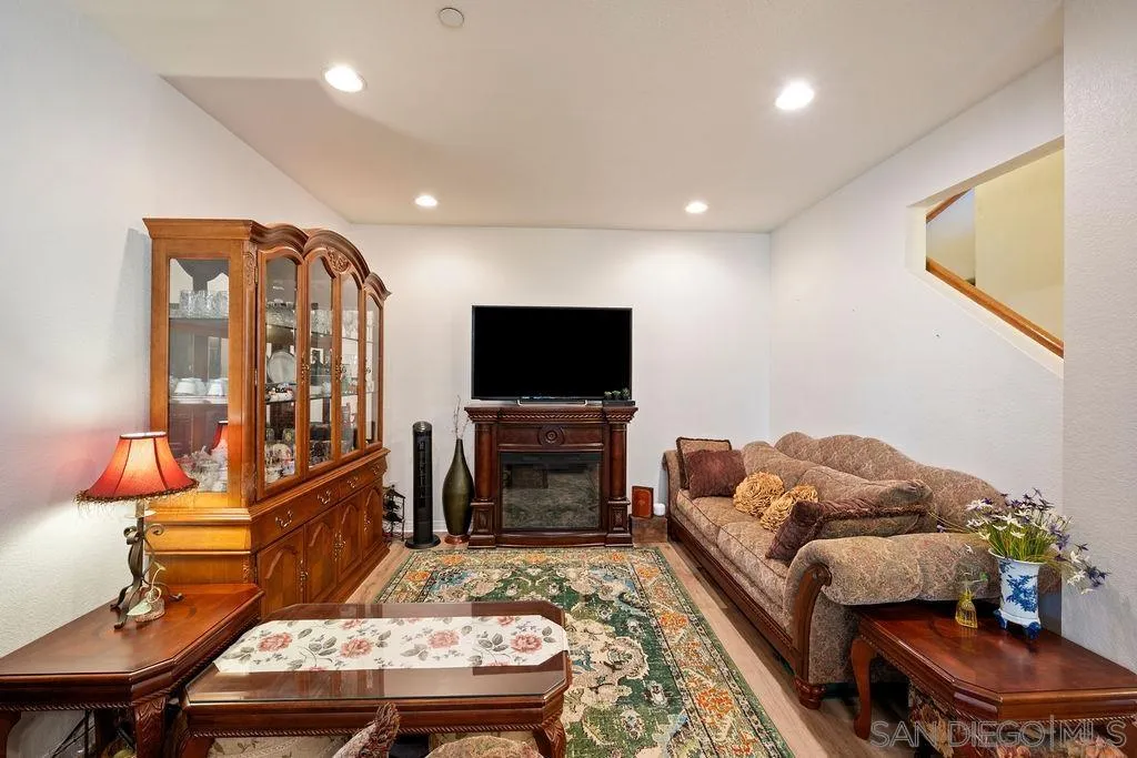 Photo #2: 260011276 Listing: Photo #2