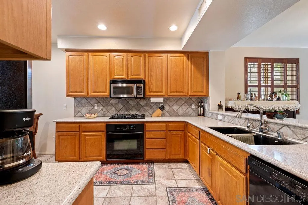 Photo #5: 260011276 Listing: Photo #5