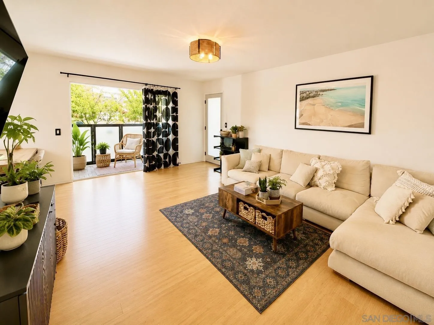 Photo #1: 260011277 Listing: Photo #1