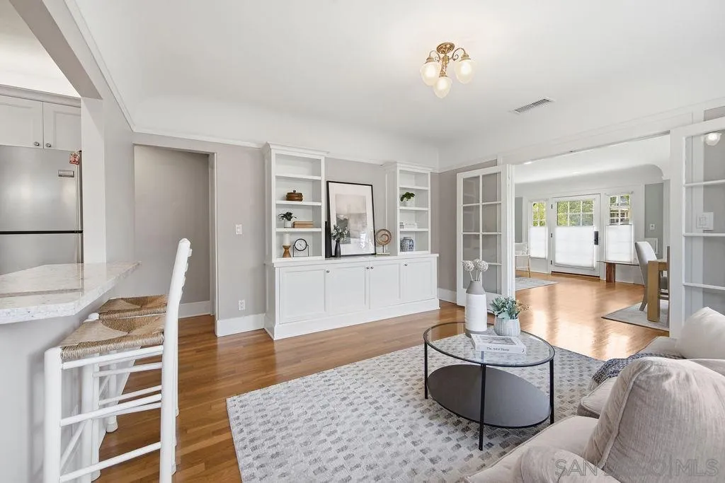 https://cdn.realtyfeed.com/cdn/127/260011281/4e4183118600f15707615867900239c8.webp